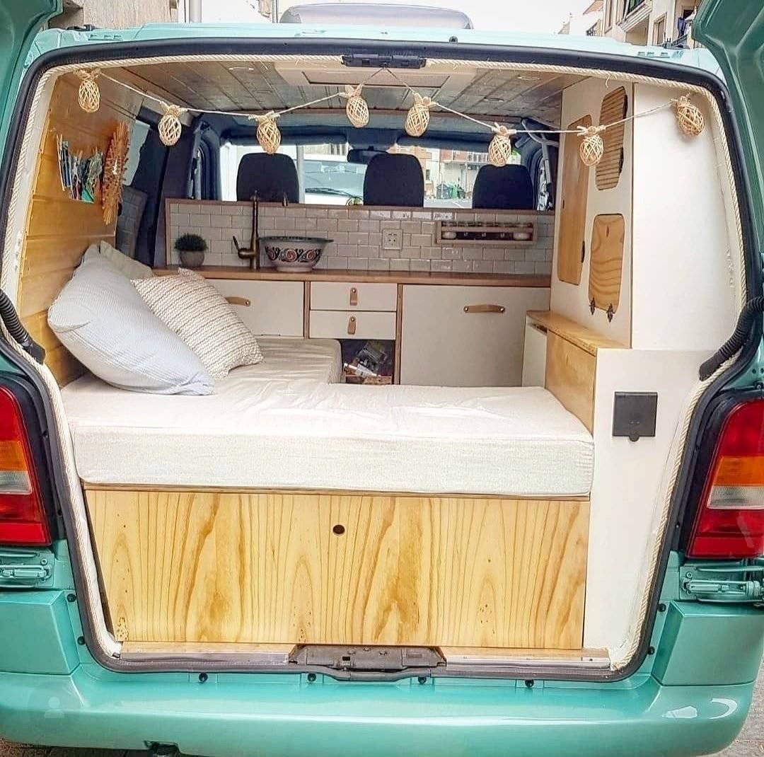 Couchages Mercedes Vito 110 CDI - Yescapa