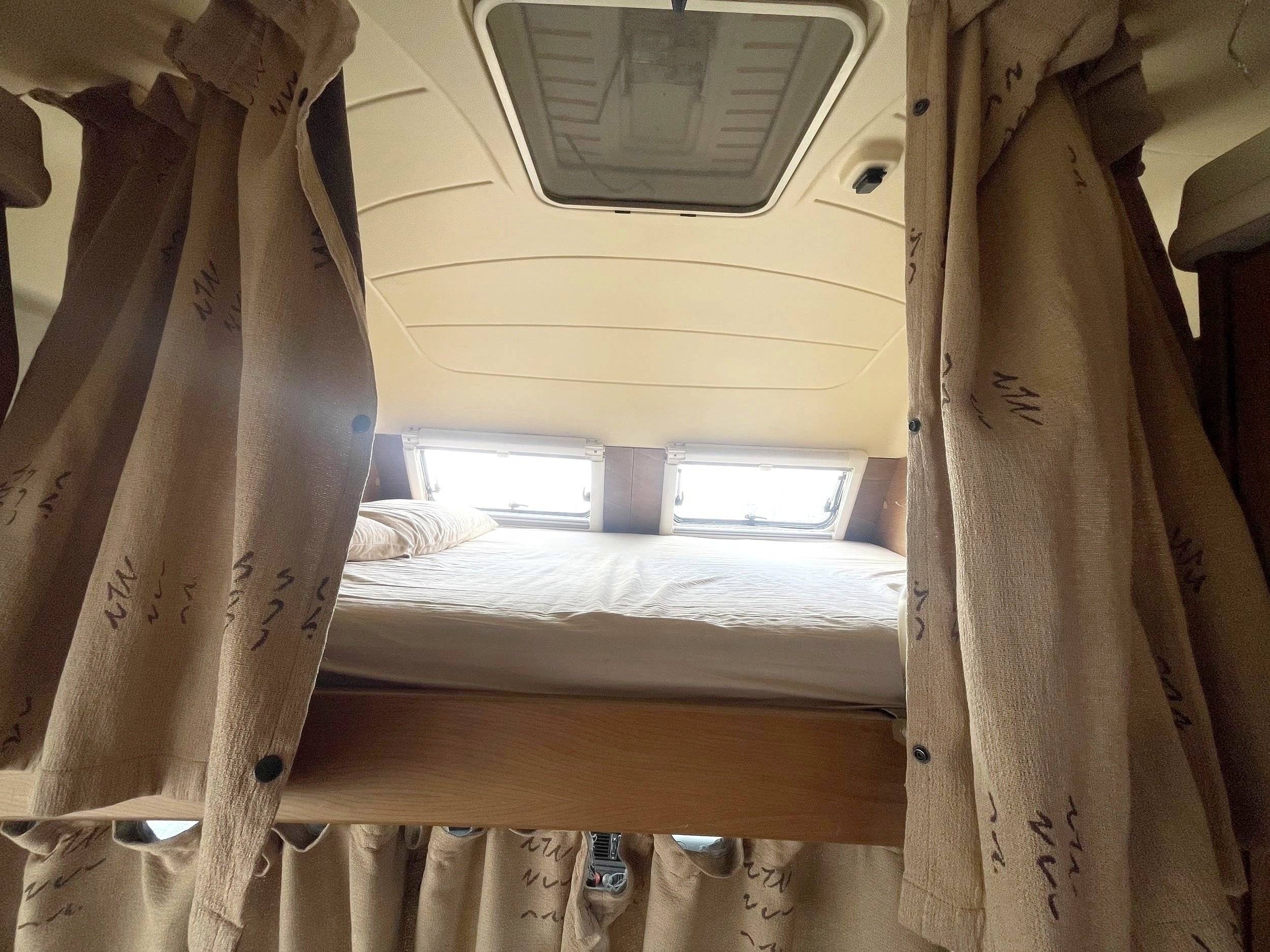 Plazas en cama Fiat Ducato 2,8 l 115 ch/Al-Ko - Yescapa