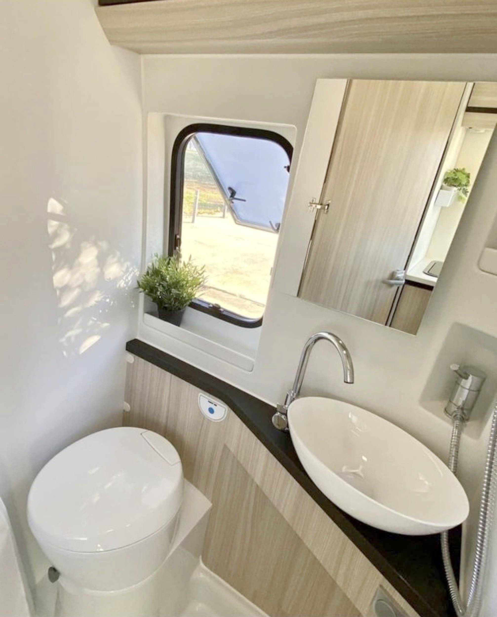 Adria Spb 600 twin
