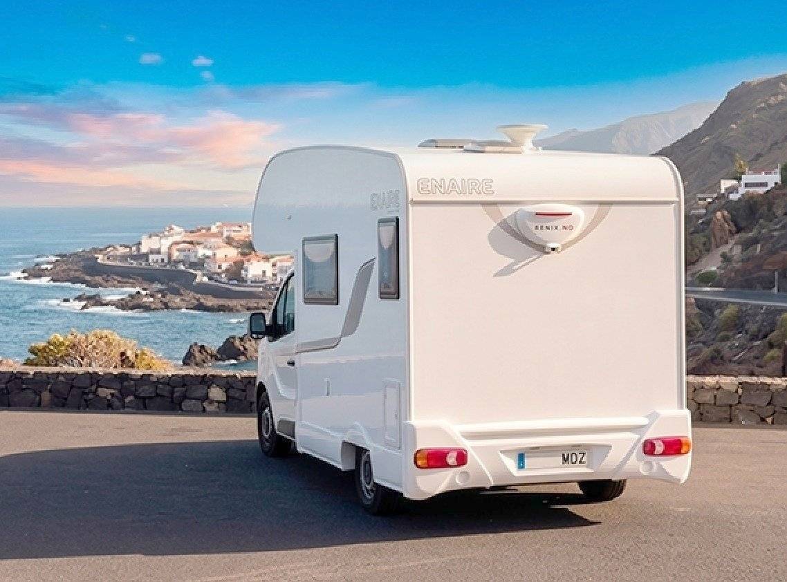 Vista parte trasera del vehículo Fiat 2,3 l 130 ch - Yescapa
