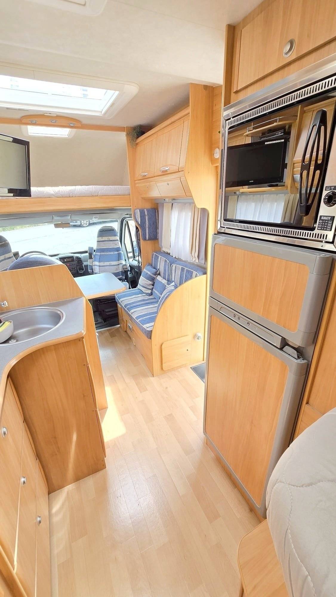 Adria Adriatik 655 sp coral 2.8