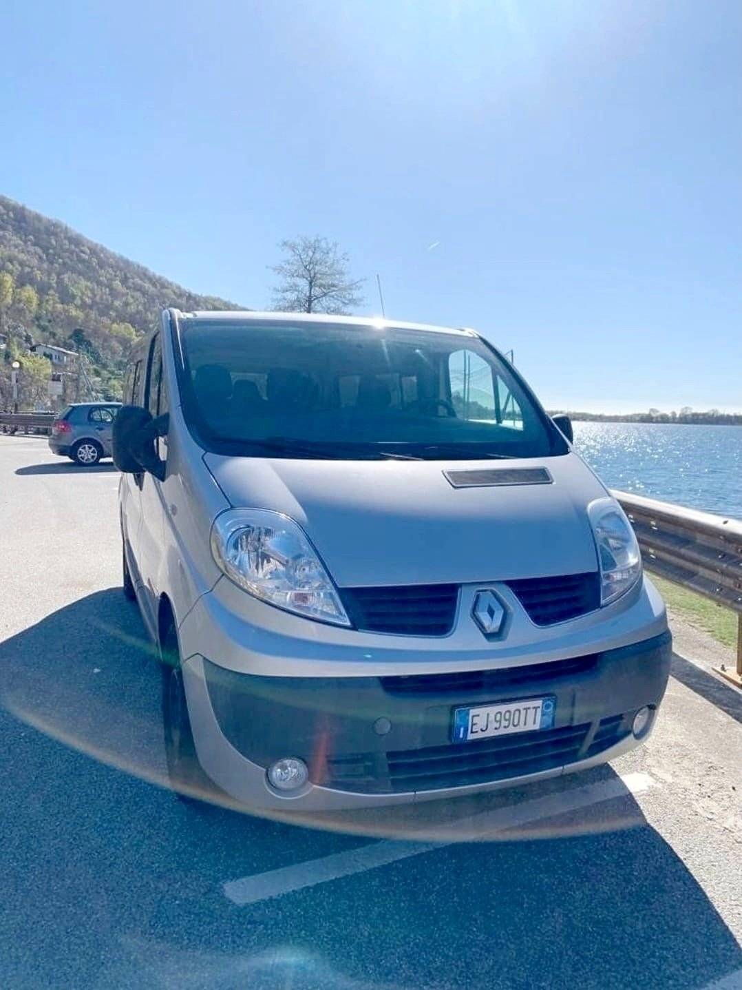 Voorkant 3/4 Renault Trafic 115 ch - Yescapa