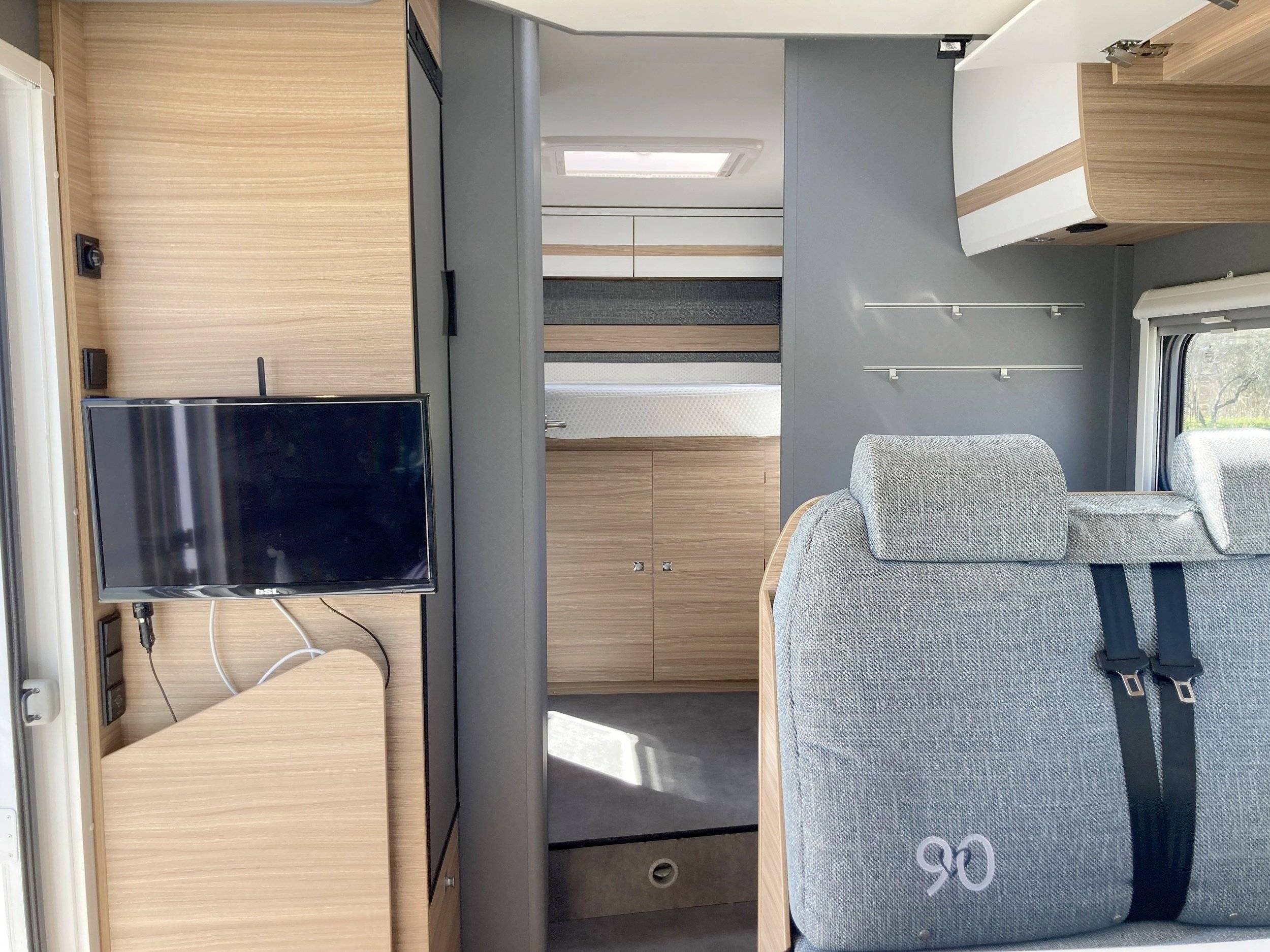 Dethleffs T 7052 DBM