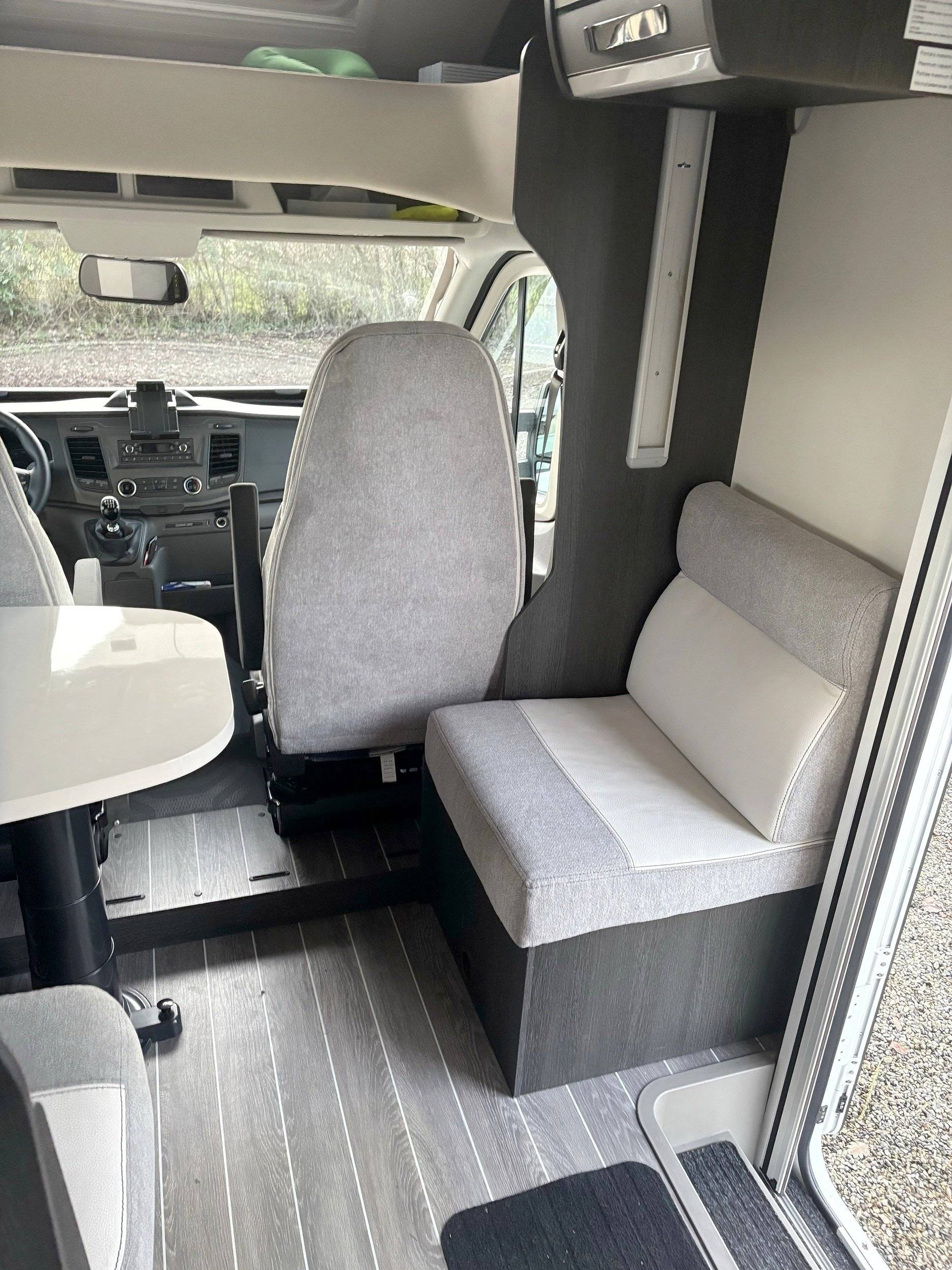 Ford Transit 2,0 l 170 ch