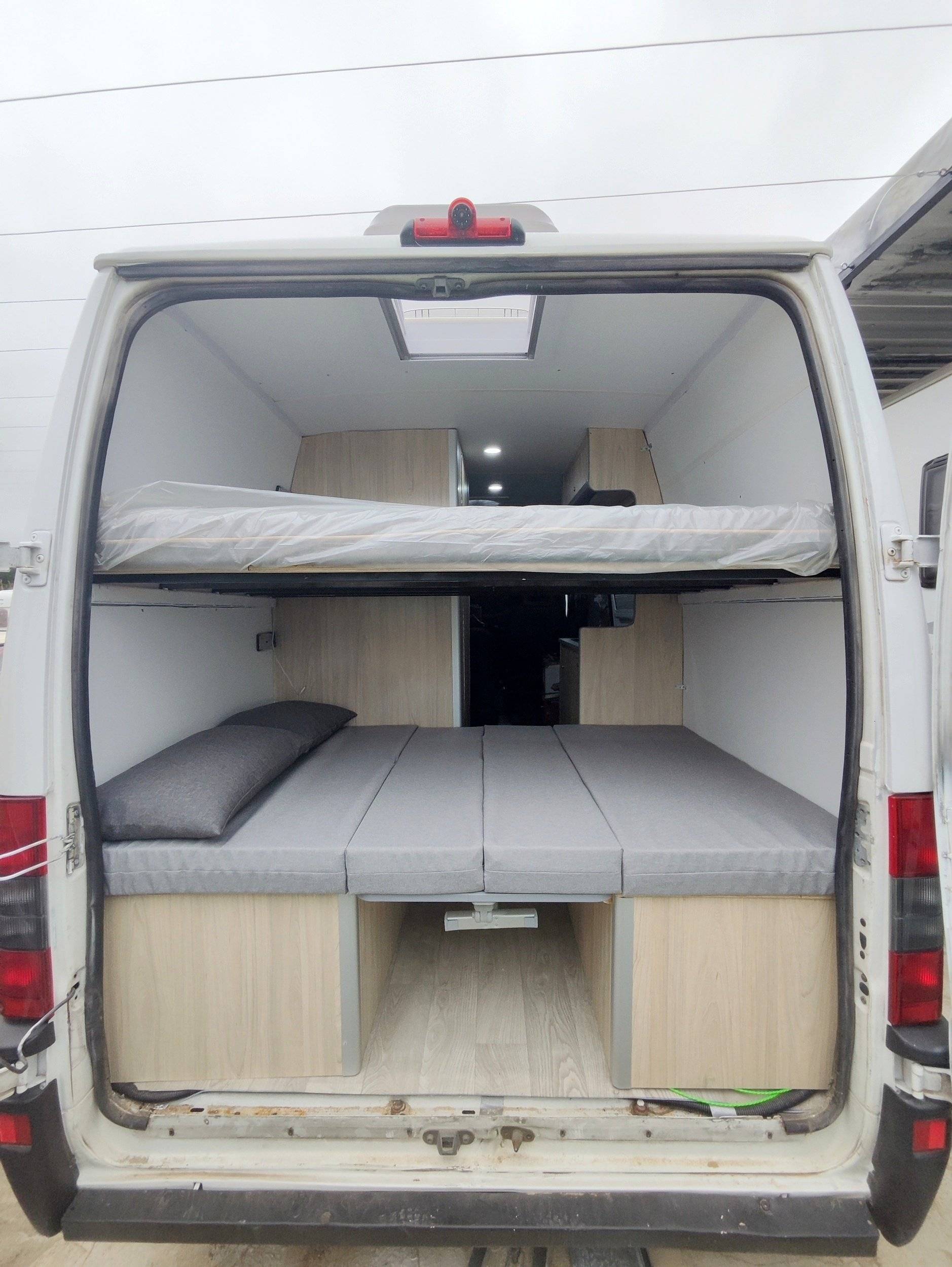 slaapplaatsen Peugeot PEUGEOT BOXER L3H2 - Yescapa