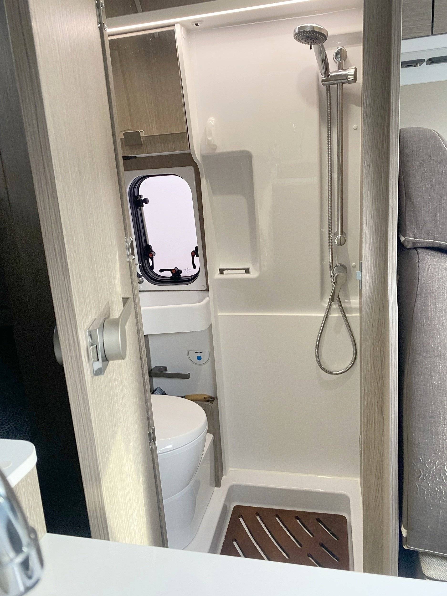 Challenger 02 Max Xl Active