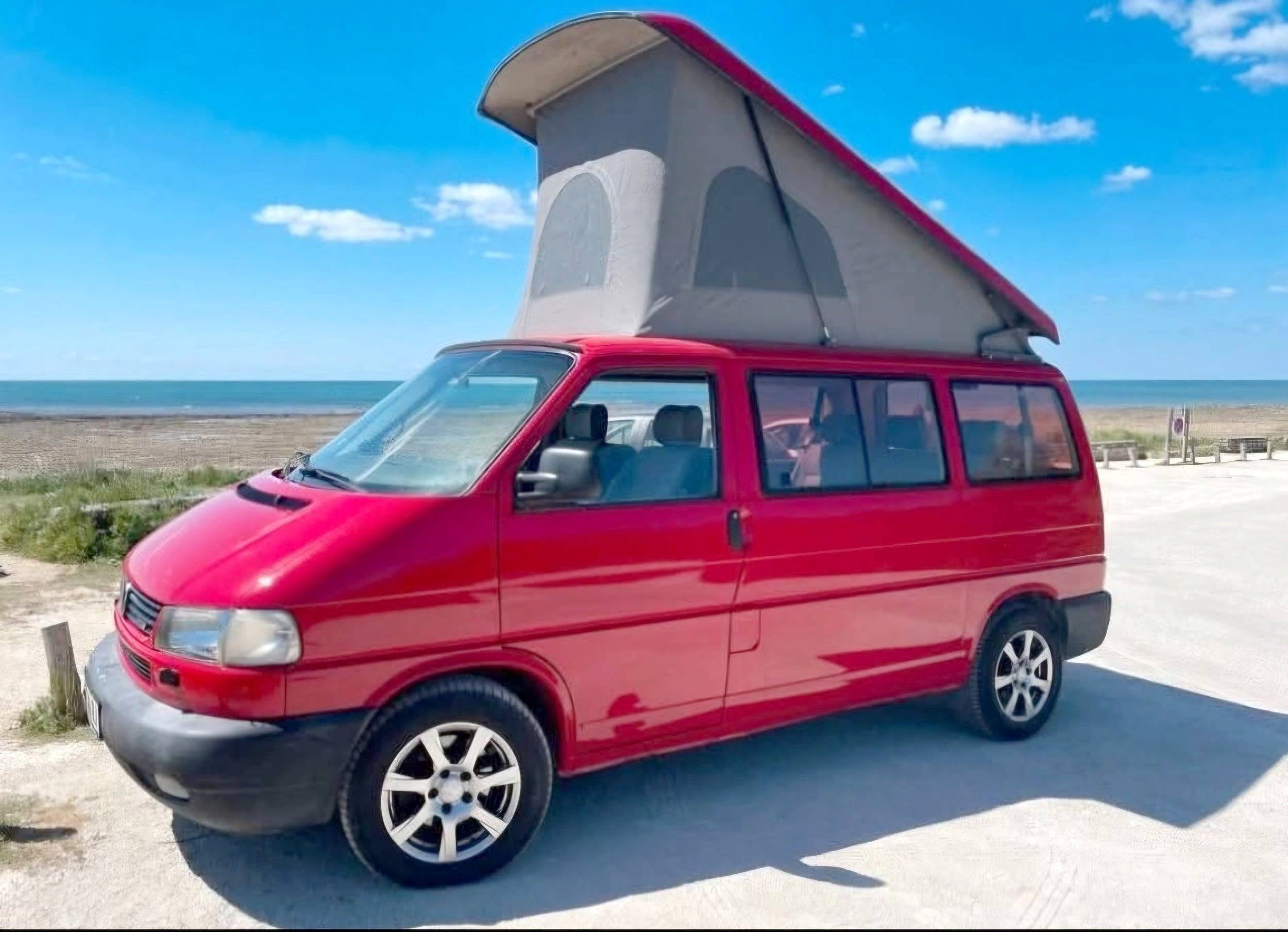 schräge Vorderansicht Volkswagen Transporter T4 Multivan - Yescapa