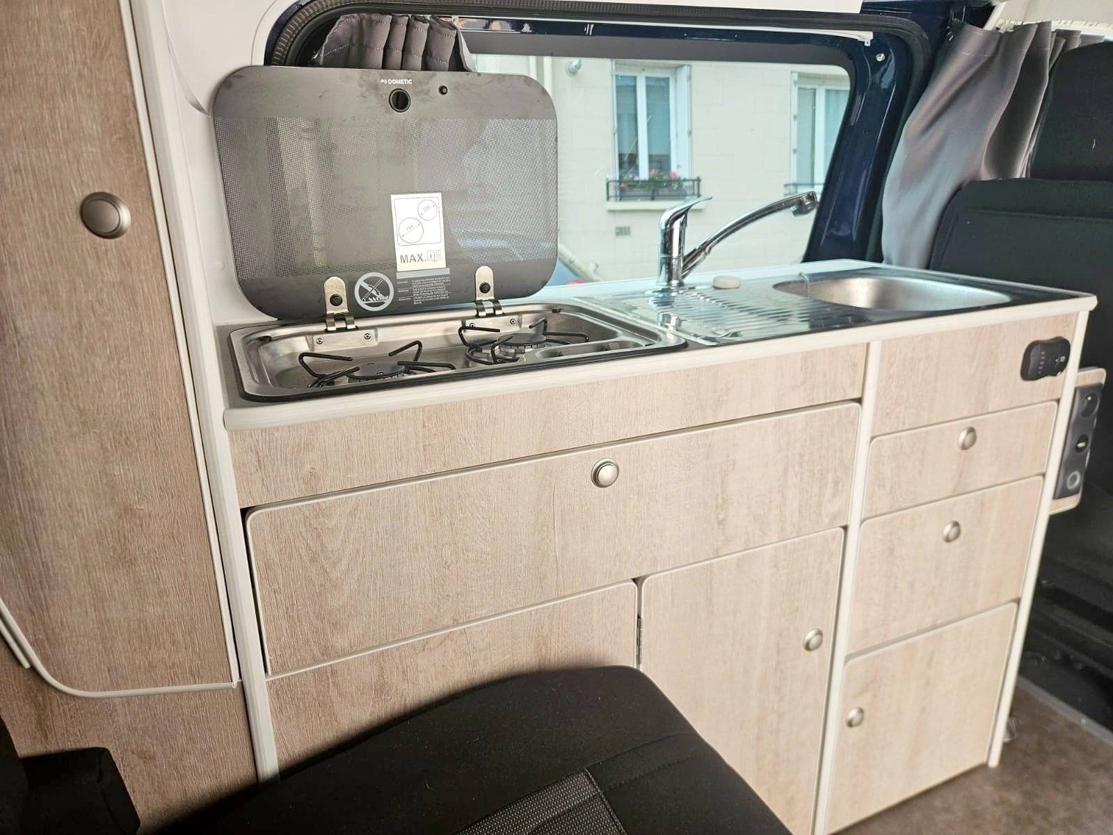 Iroise Fourgons Aménagés Expert Blue HDI 2 L 150ch