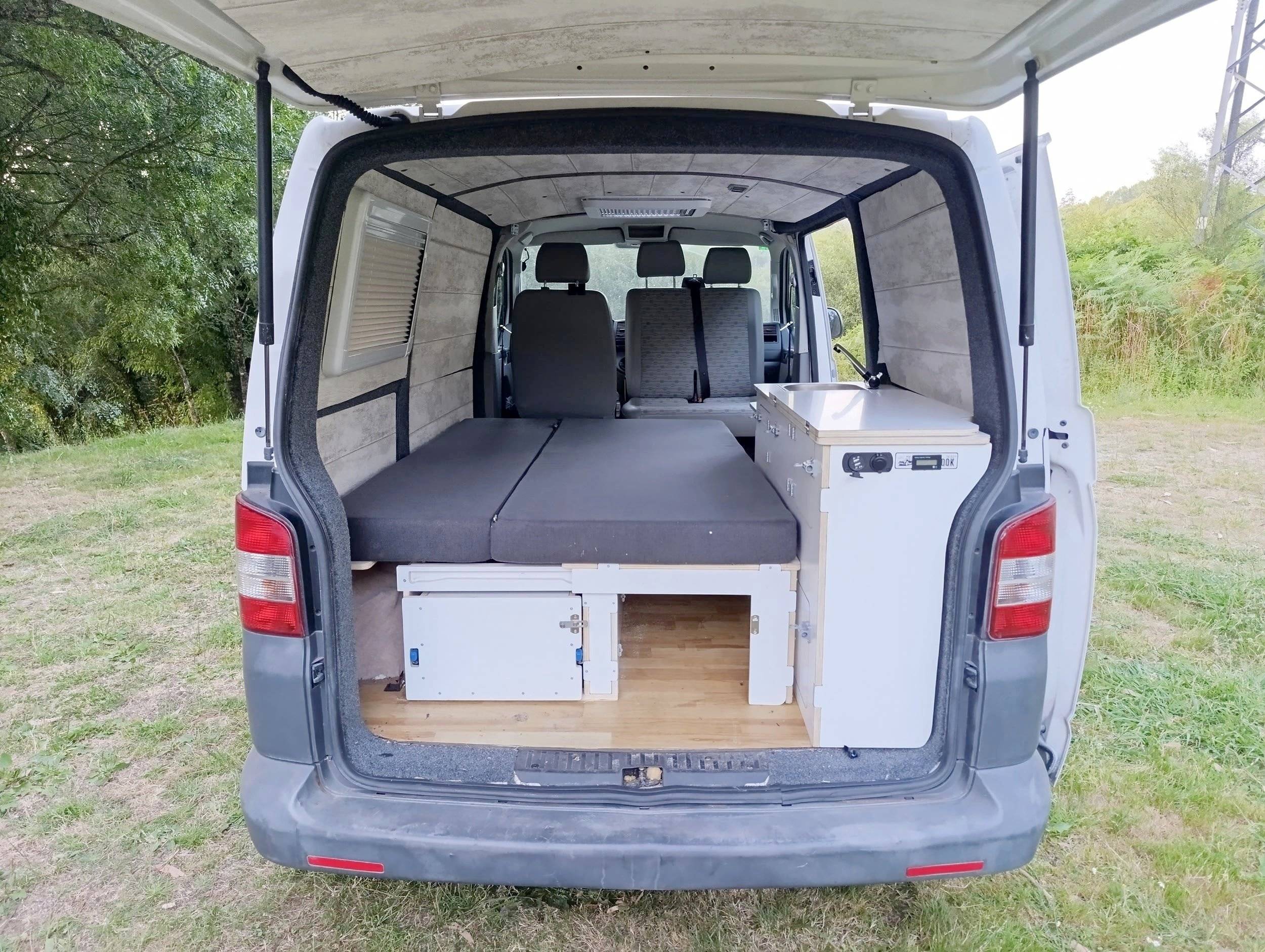 llits Volkswagen Transporter 2,0 l 84 ch - Yescapa