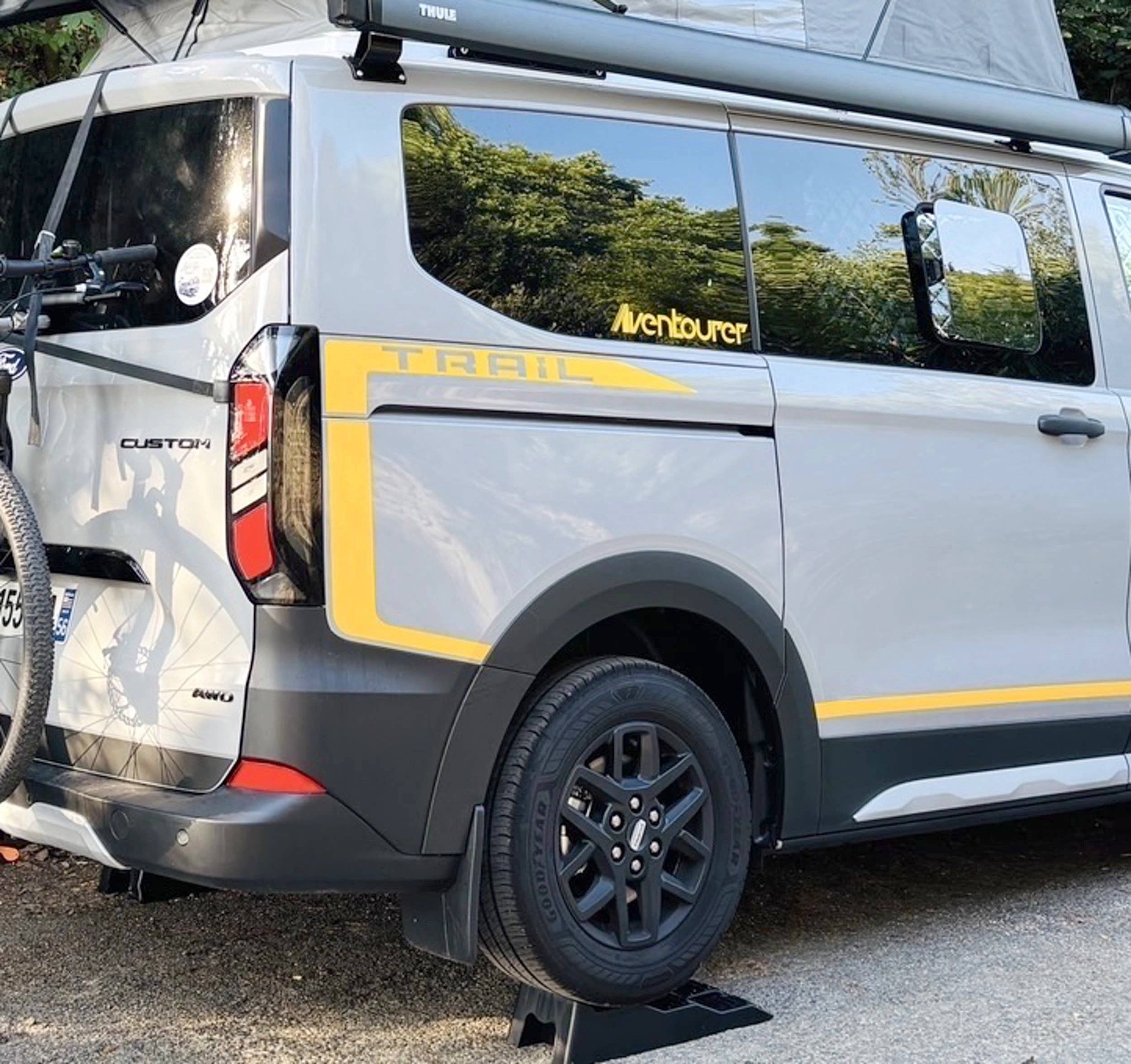 Custo Van  