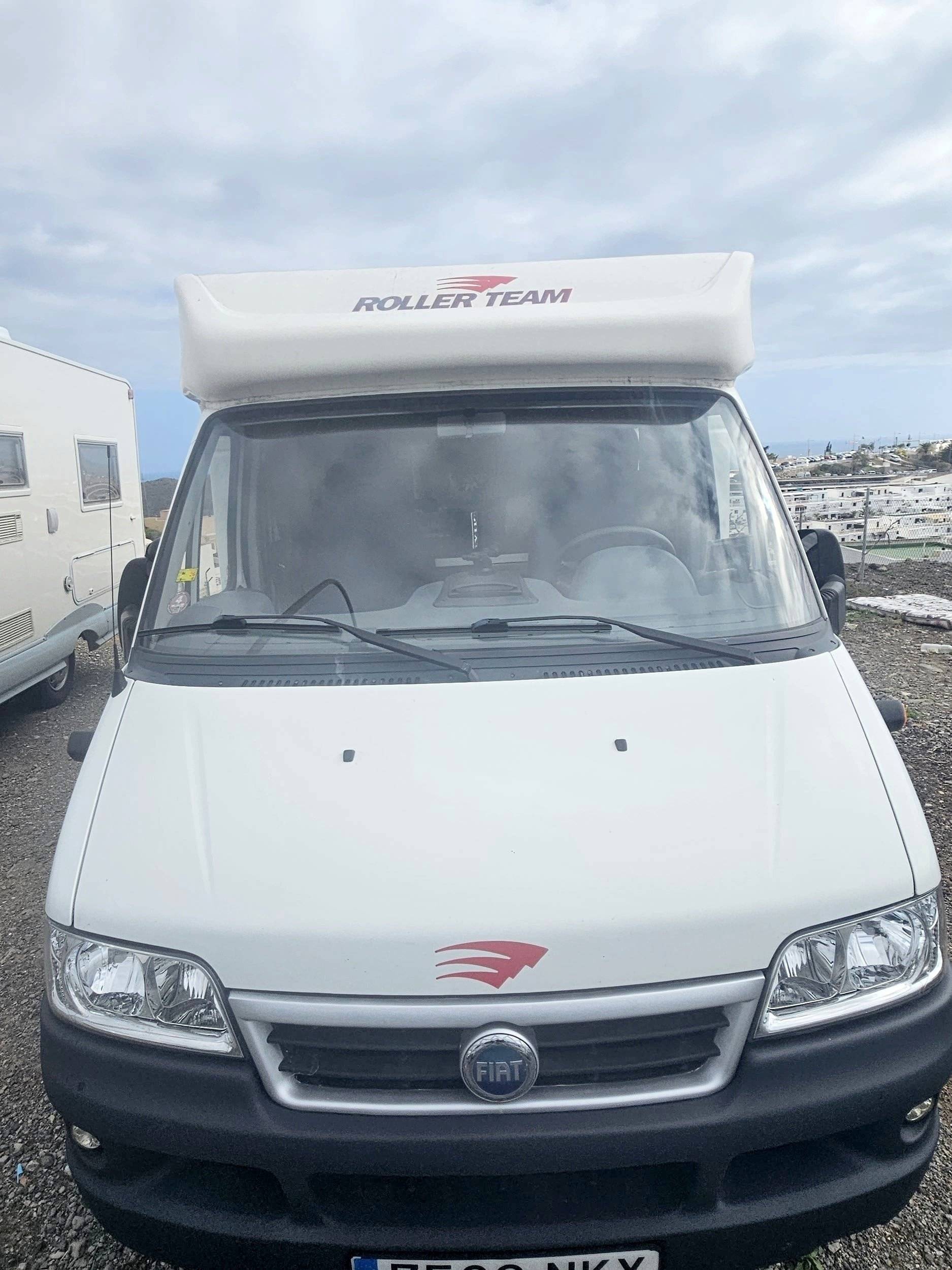 Front view from 3/4 Fiat Granduca - Yescapa