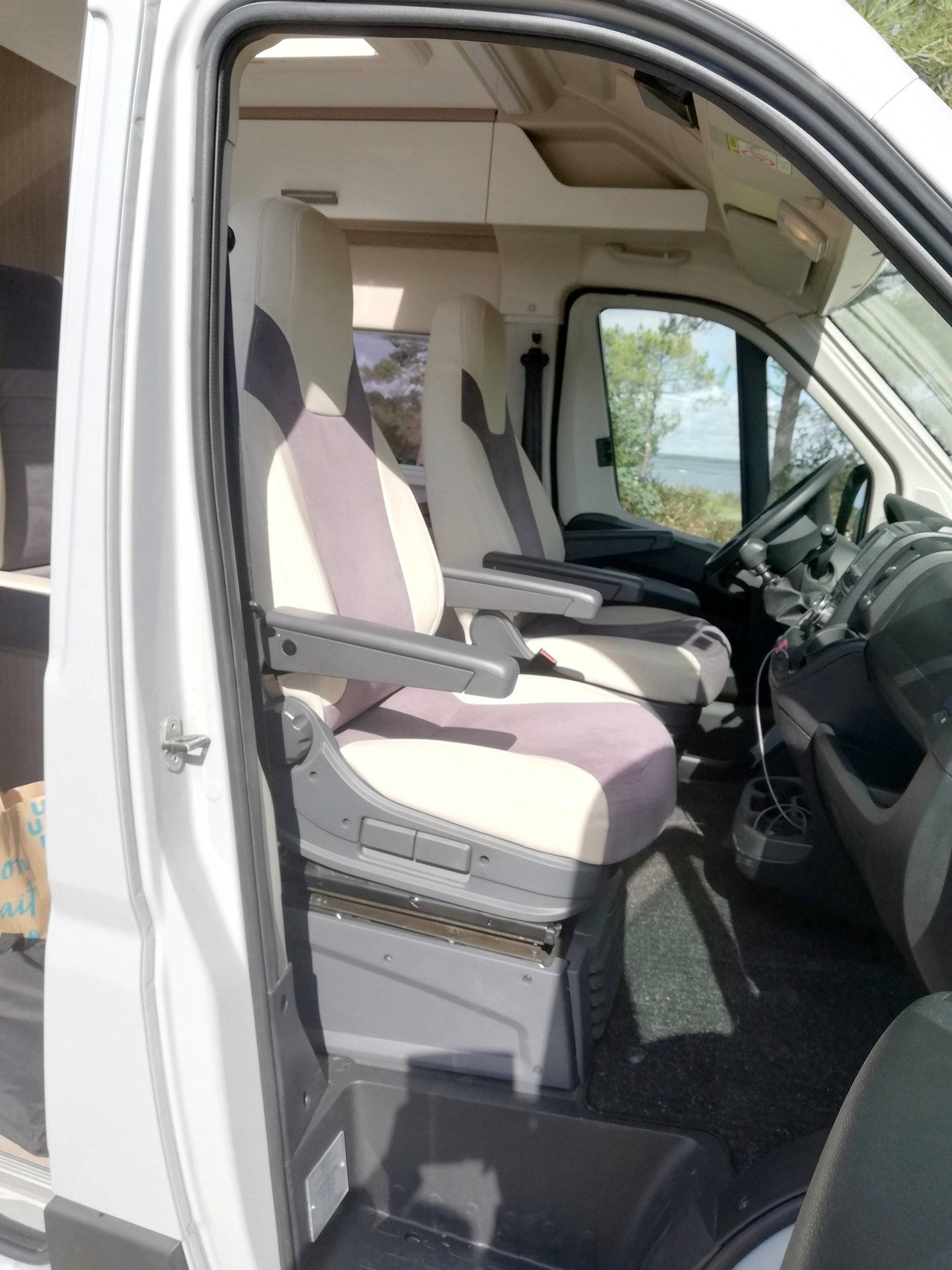 Chausson V594 Max VIP RoadLine