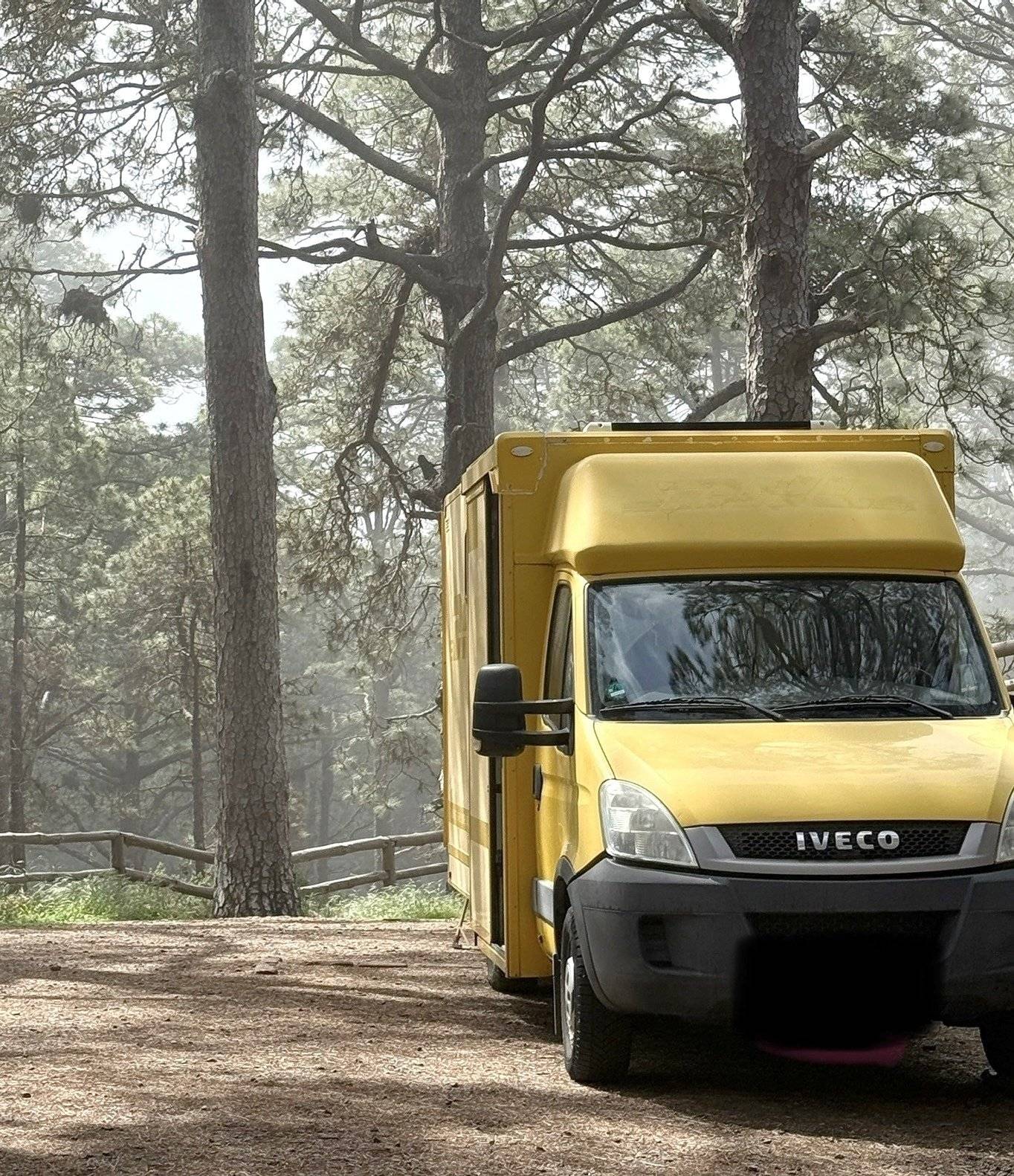Front view from 3/4 Iveco - Yescapa