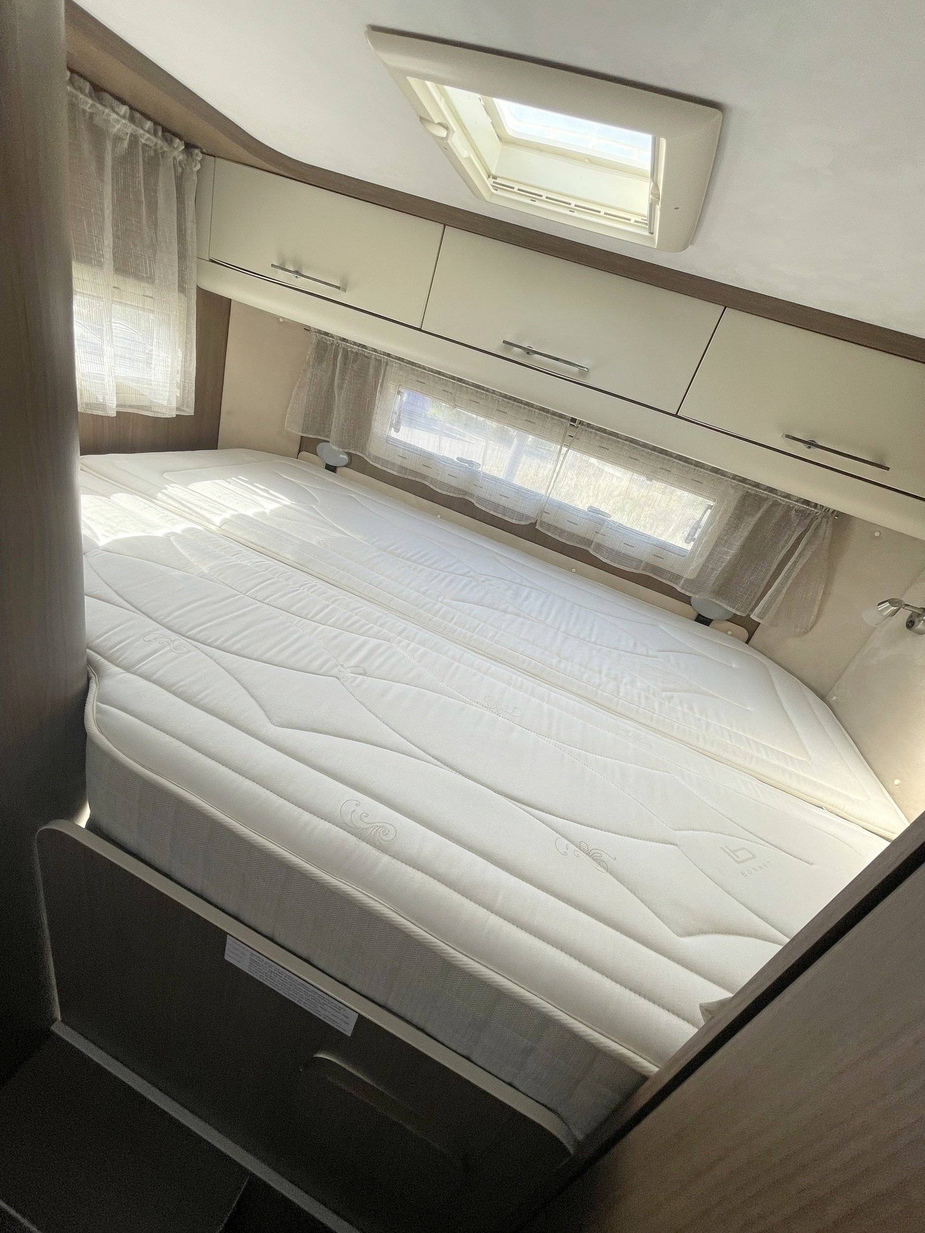 Couchages Fiat Fiat Ducato 2.3 130HP - Yescapa