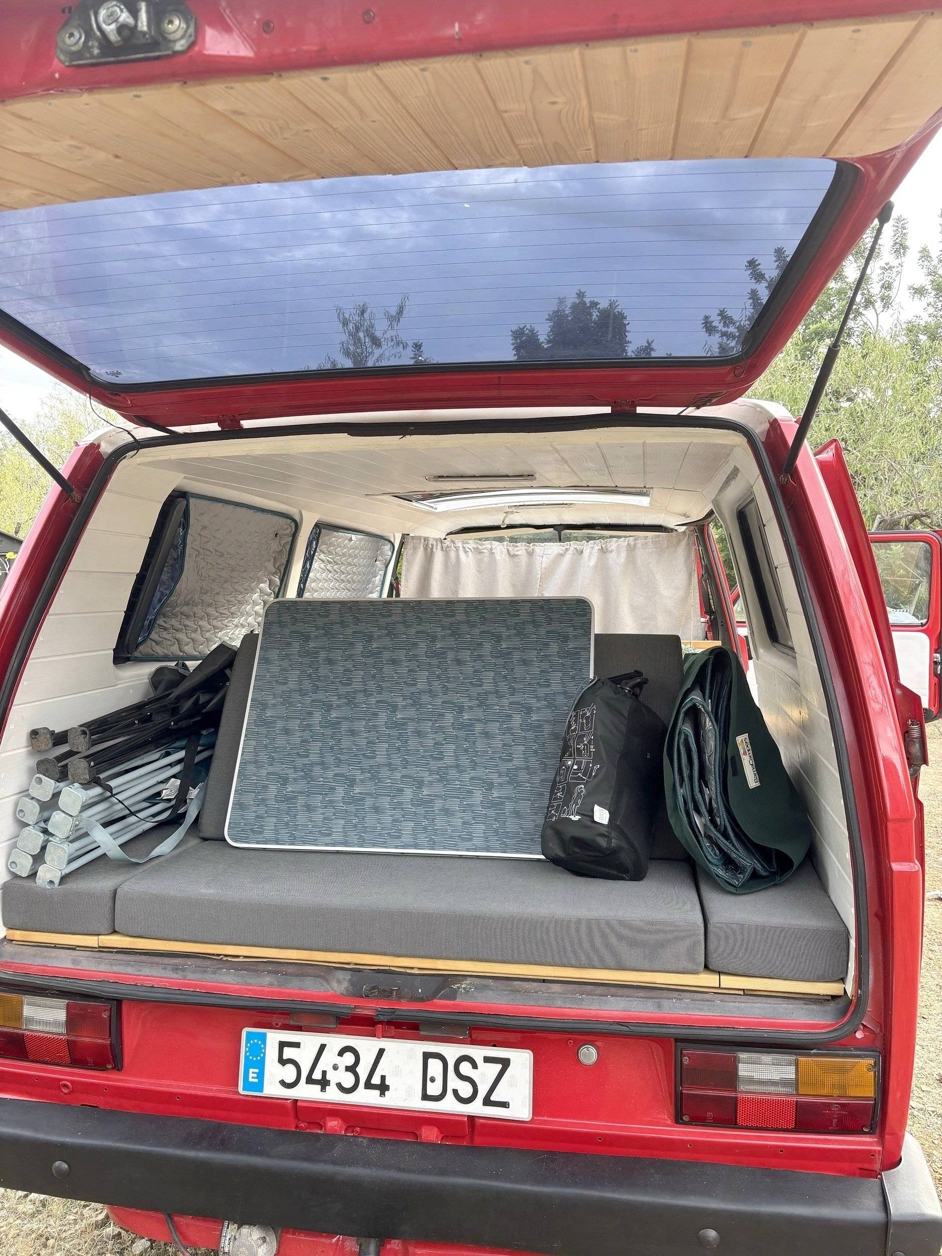 Slaapplaatsen Volkswagen caravelle T3 - Yescapa