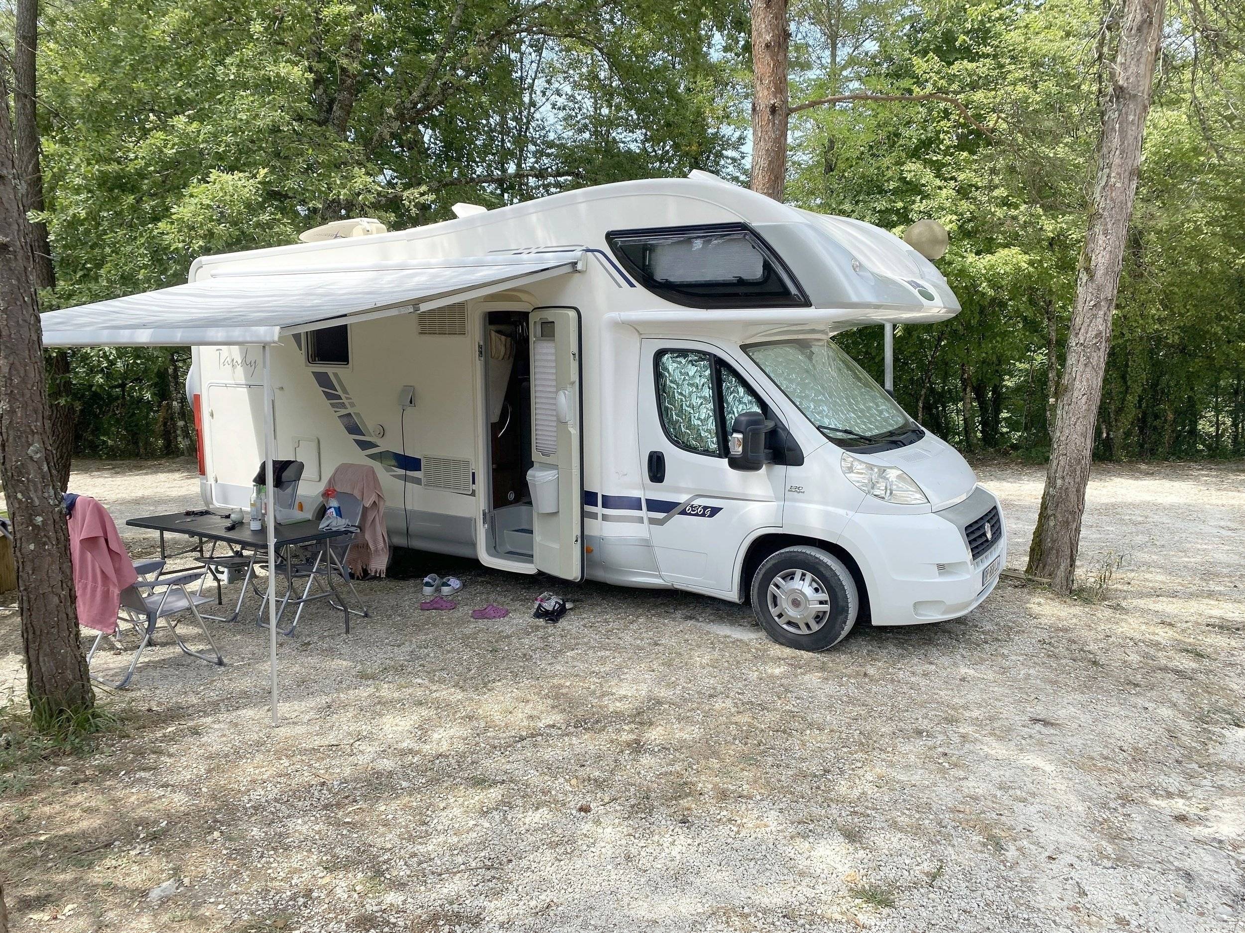 Voorkant 3/4 Fiat Ducato 2,3 l 130 ch - Yescapa