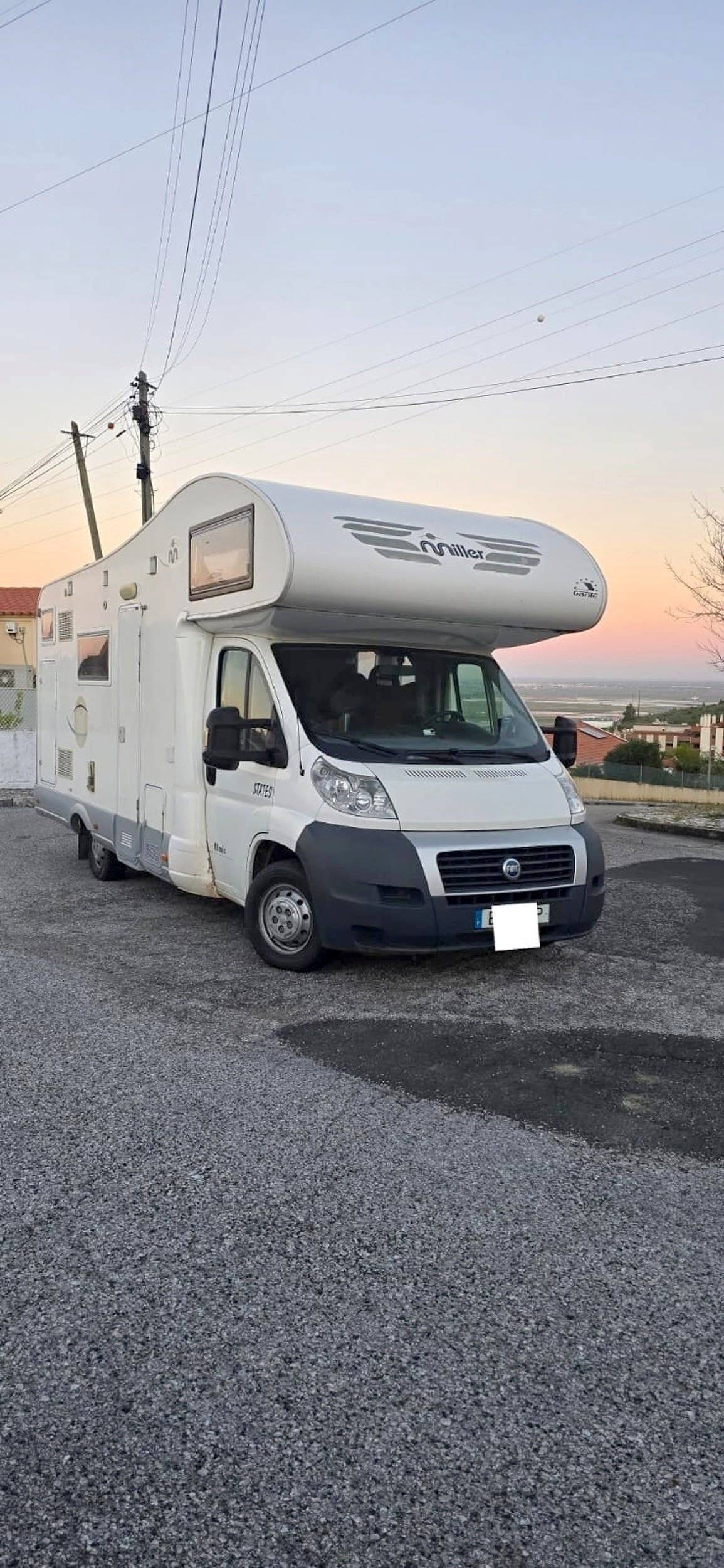 Vista del vehículo ángulo delantero Fiat Ducato 2,3 l JTD 130 ch. - Yescapa