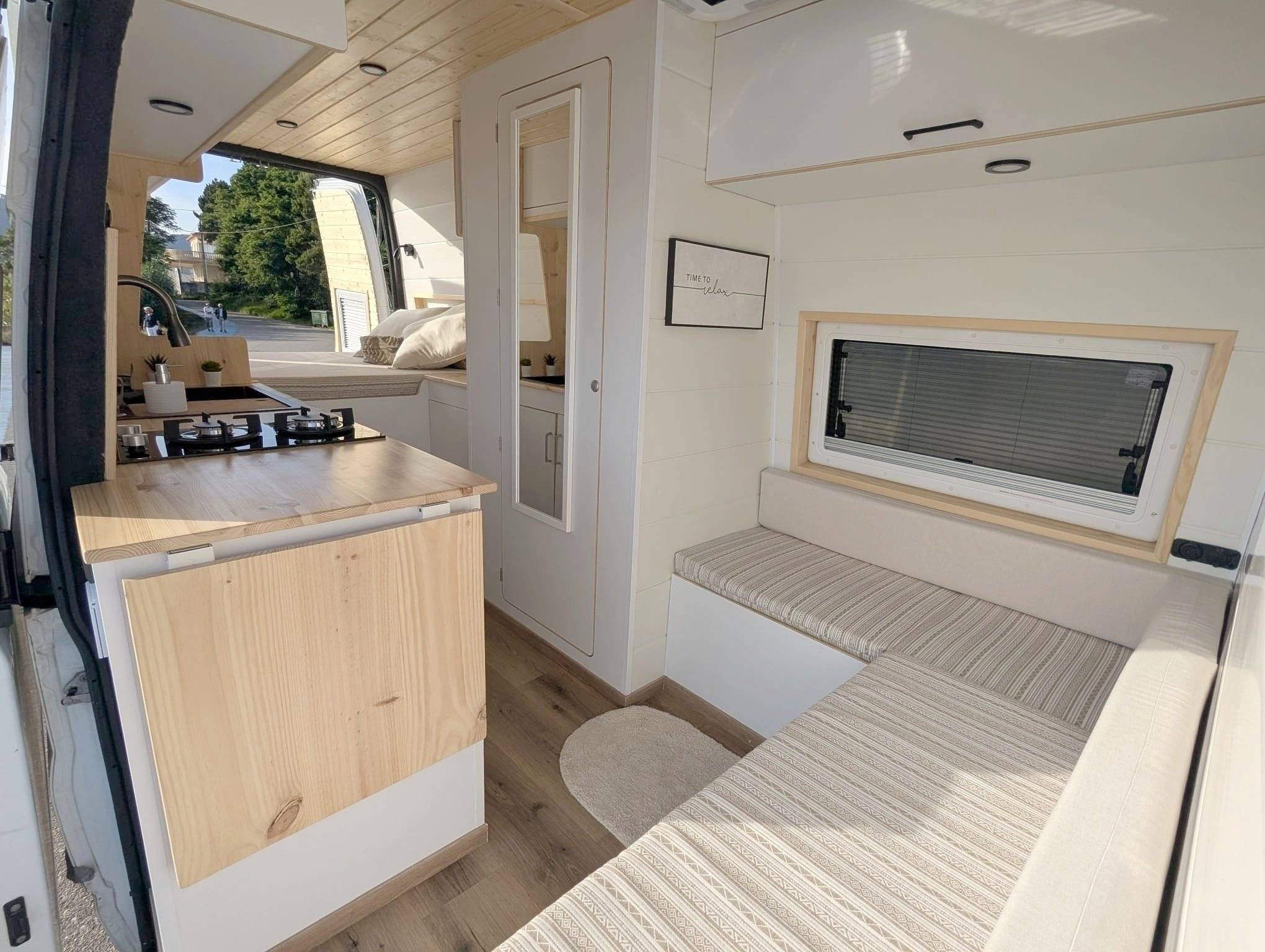 Custo Van 