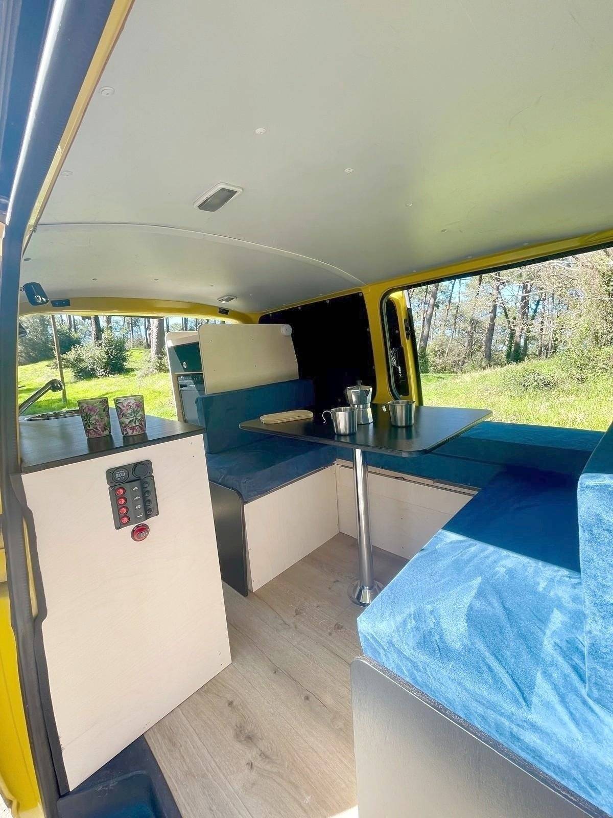 Dinette Volkswagen Transporter - Yescapa