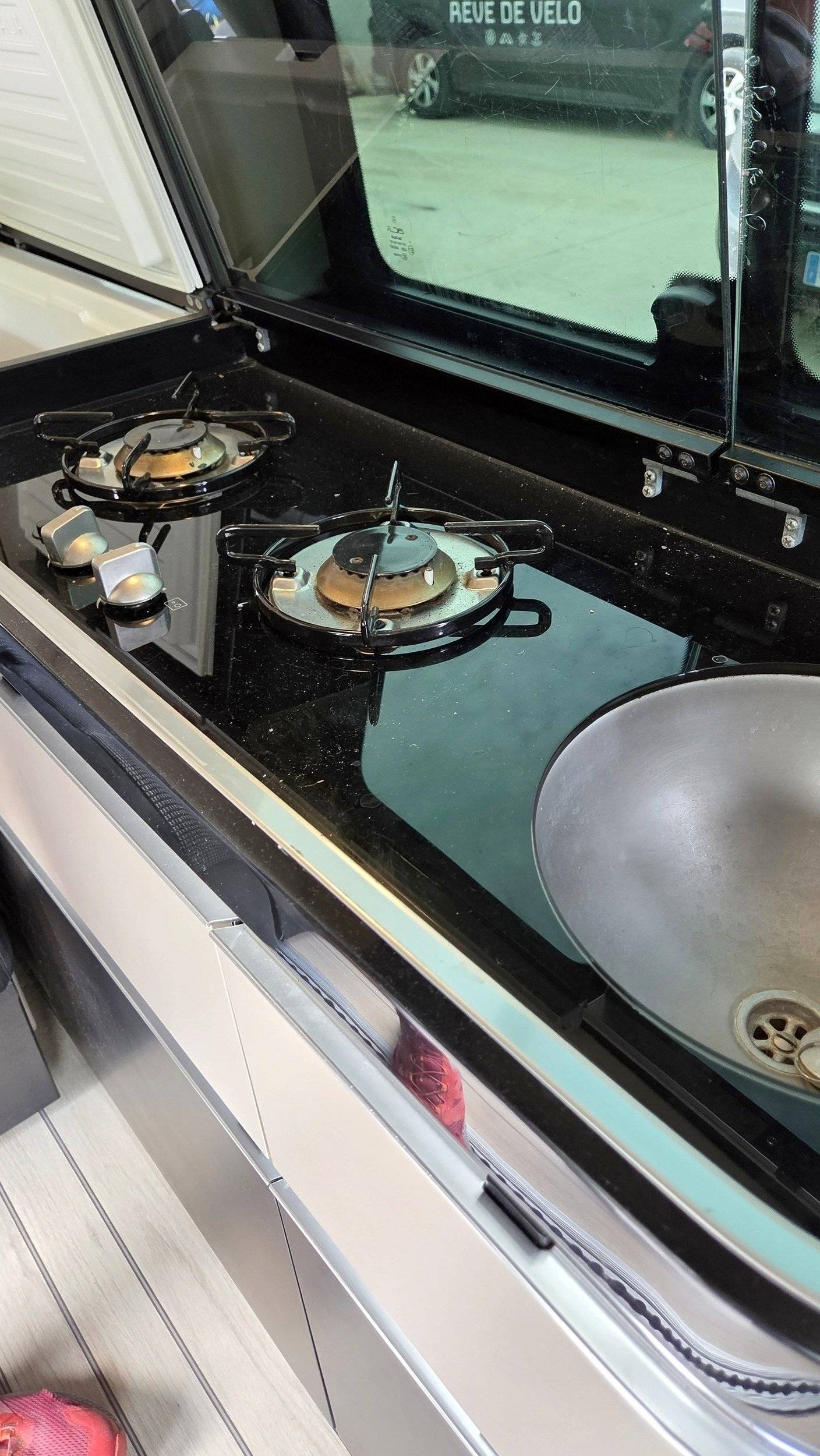Coin cuisine Mercedes 2,15 l 190 ch - Yescapa