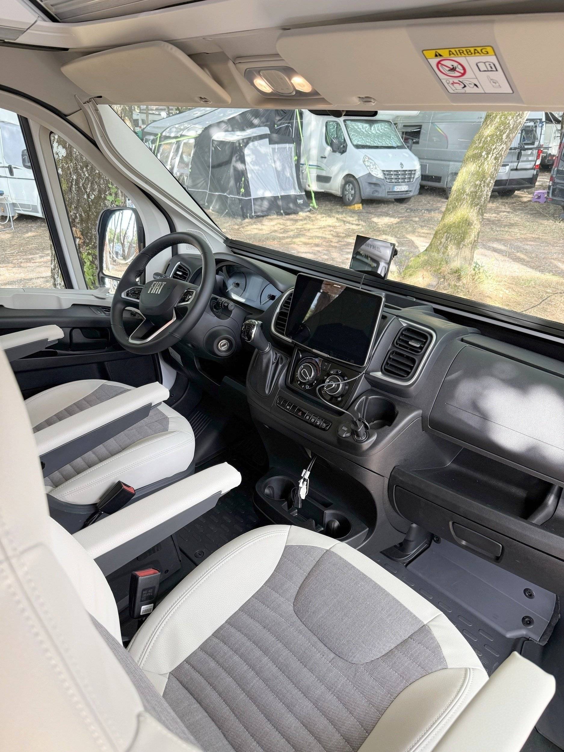 Adria Twin 640 SGX Plus