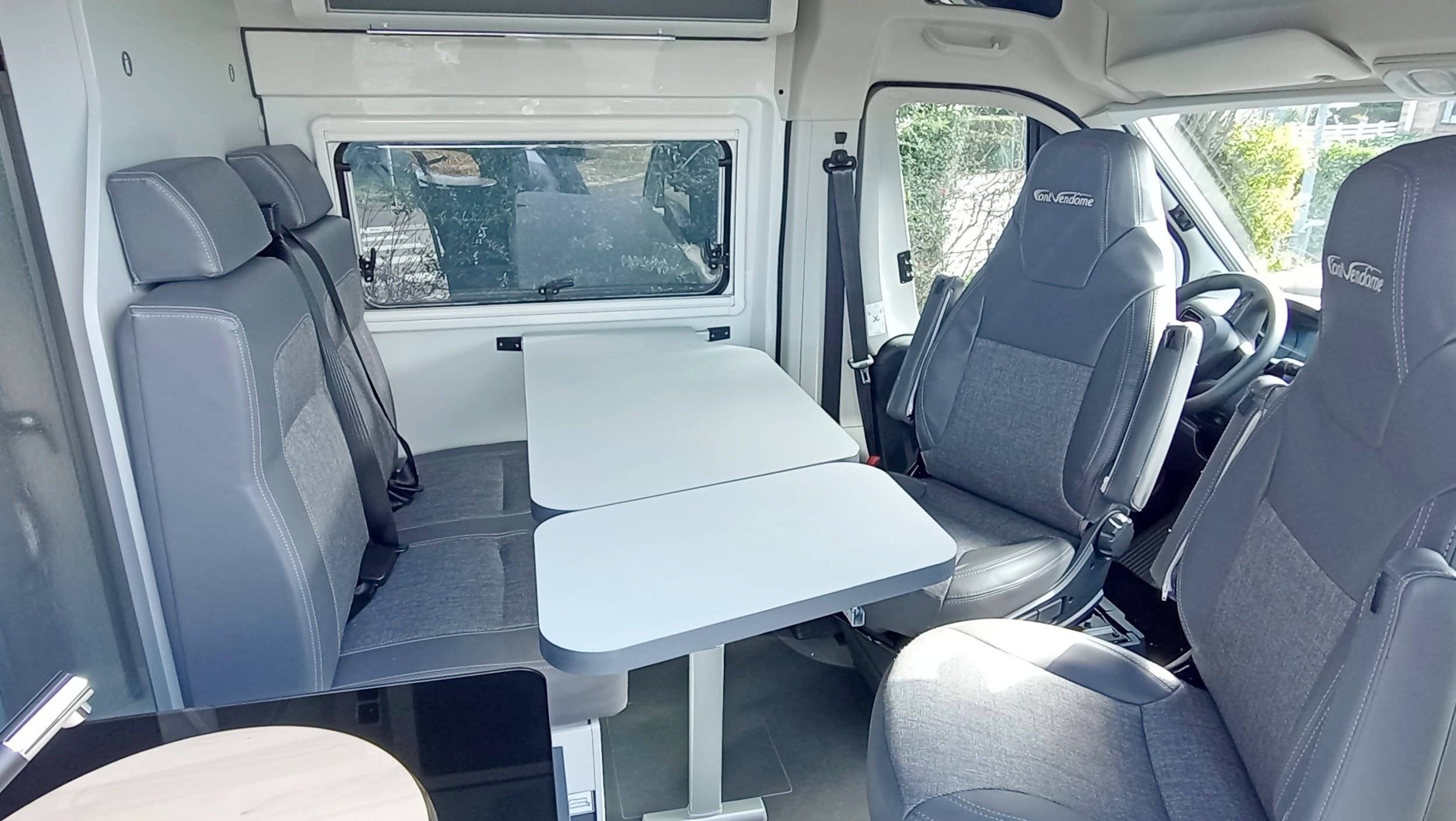 Font Vendôme Leader Camp