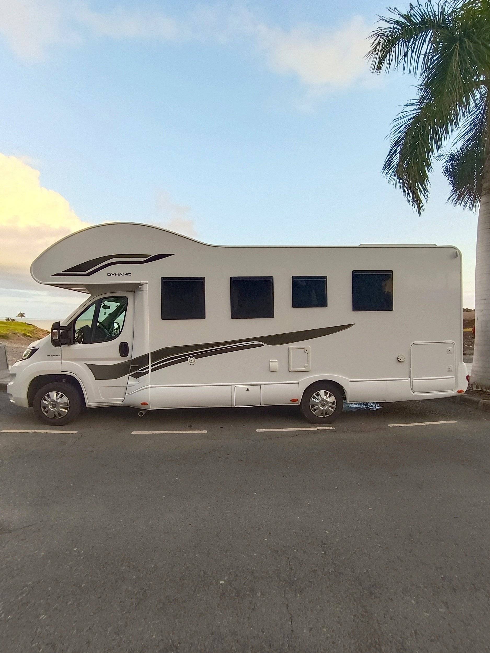 Location Coachbuilt motorhome Maspalomas Xgo Xgo/Dynamic 65444