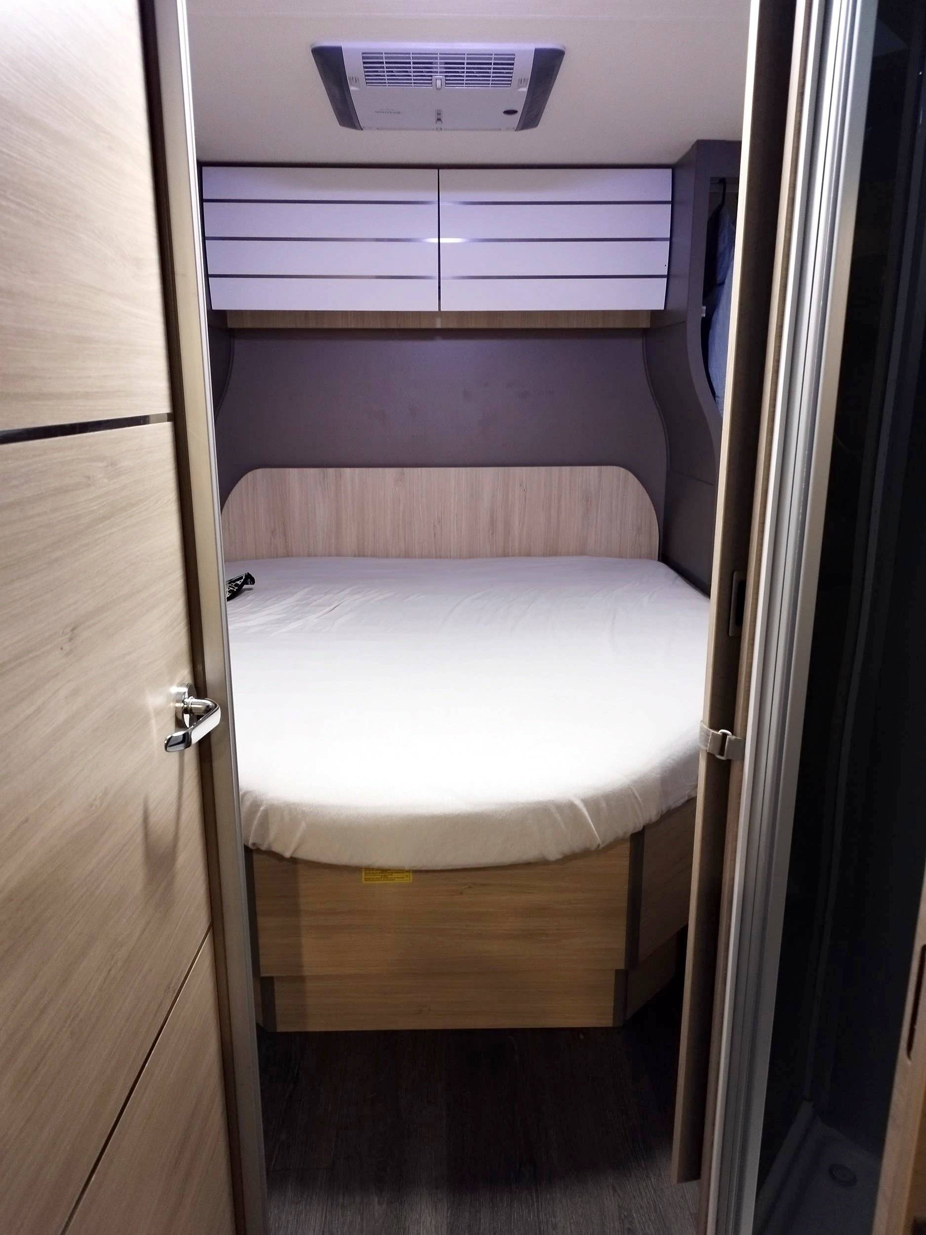 Berth Ford Transit 2,0 l 170 ch - Yescapa