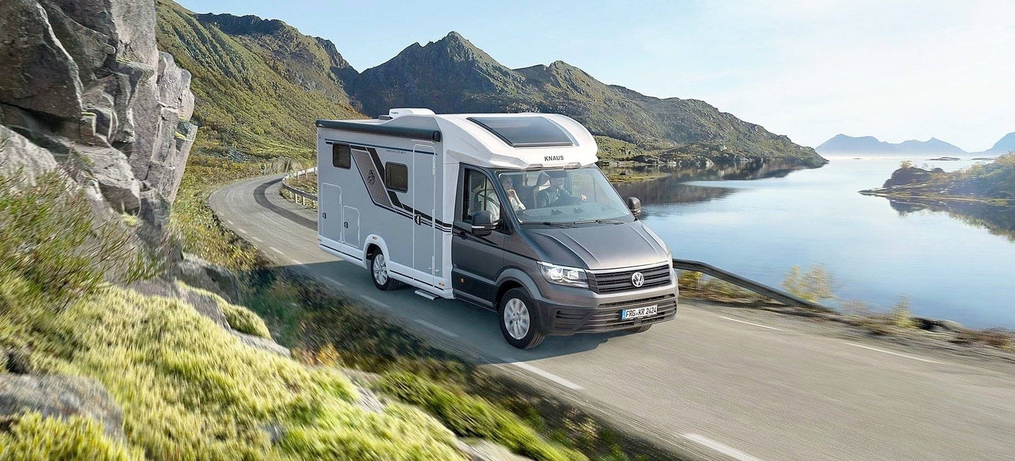 Front view from 3/4 Volkswagen VOLKSWAGEN CRAFTER - Yescapa