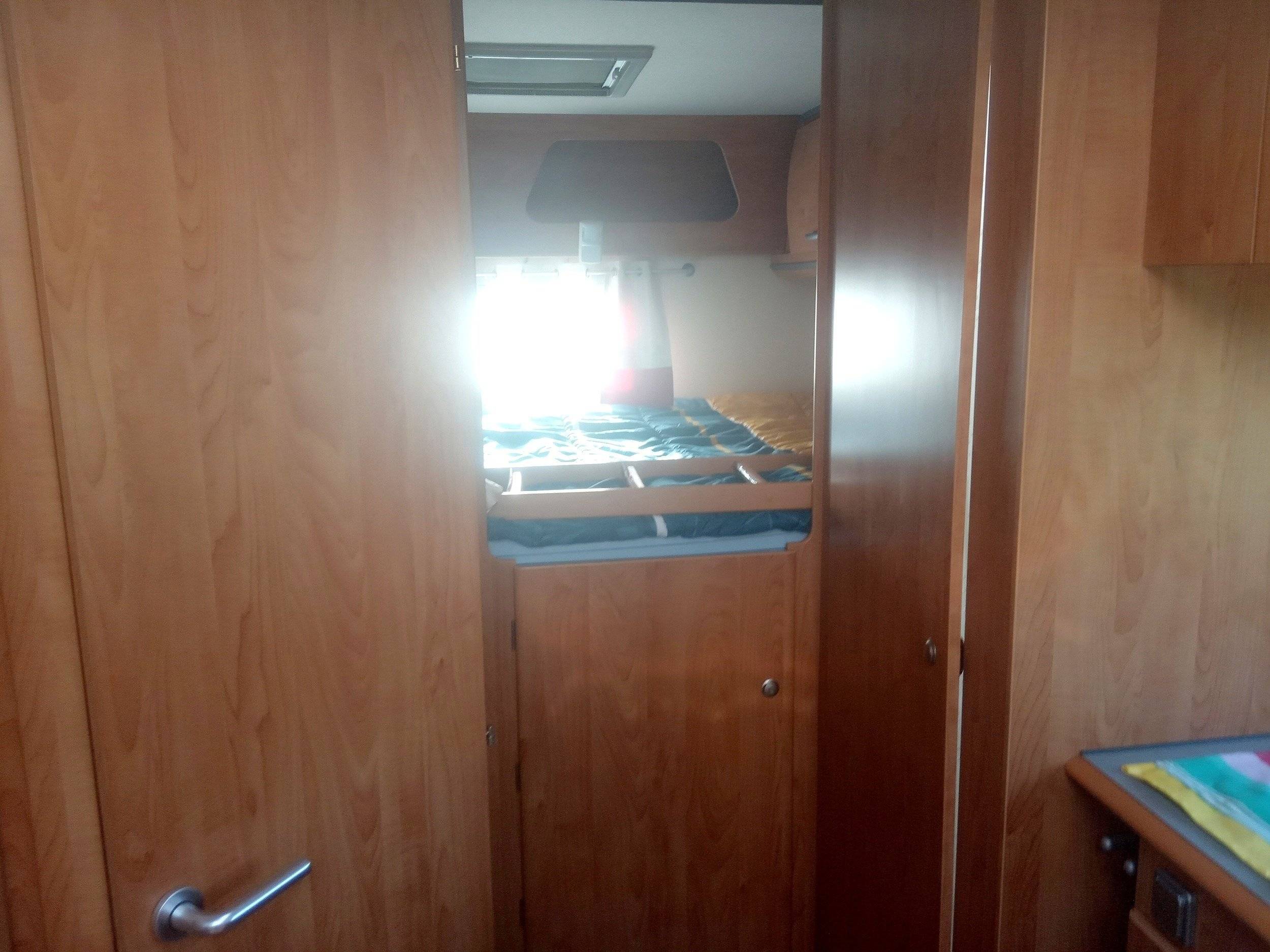 Berth  - Yescapa
