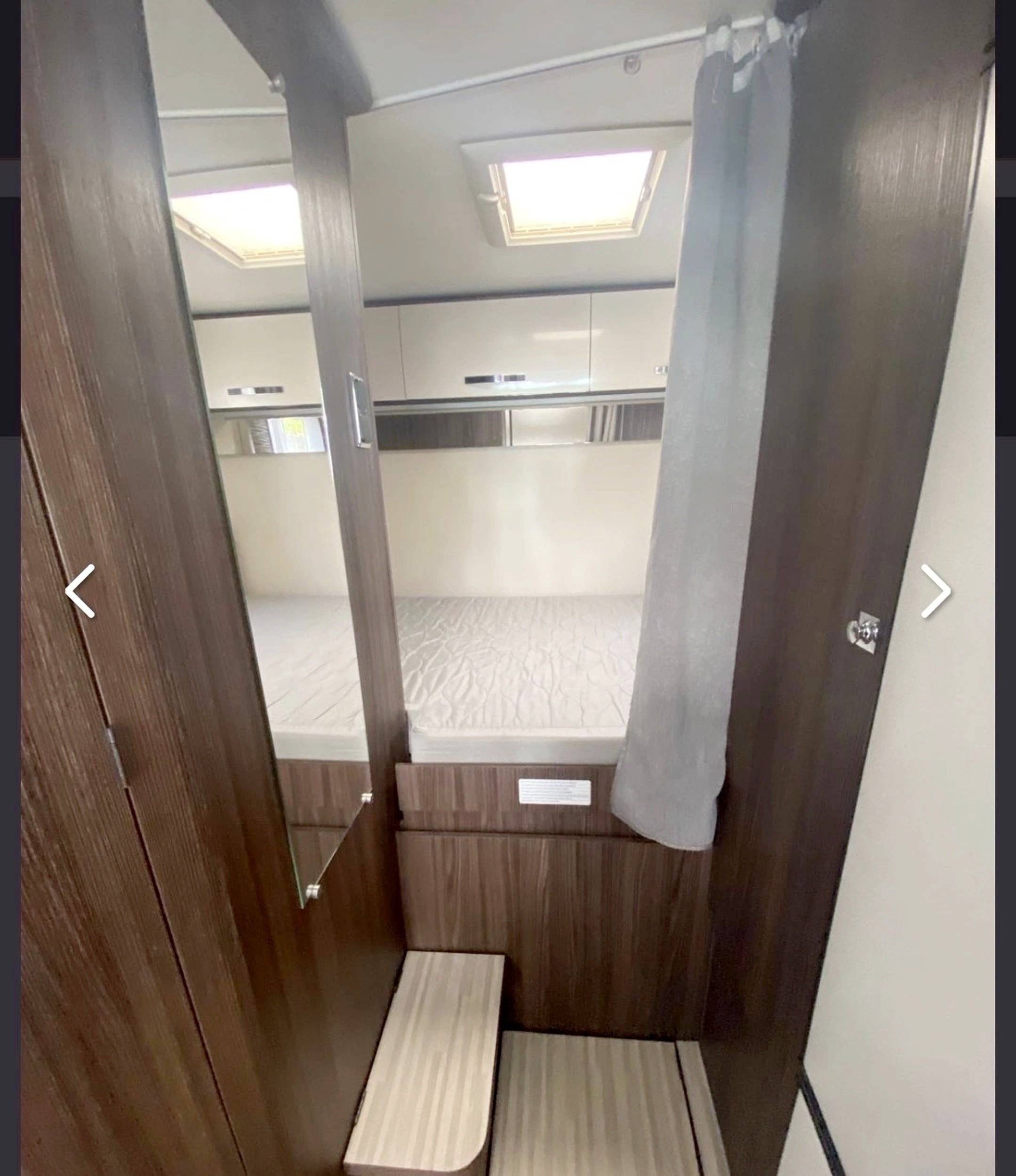 Plazas en cama Ford Transit 2,0 l 170 ch - Yescapa