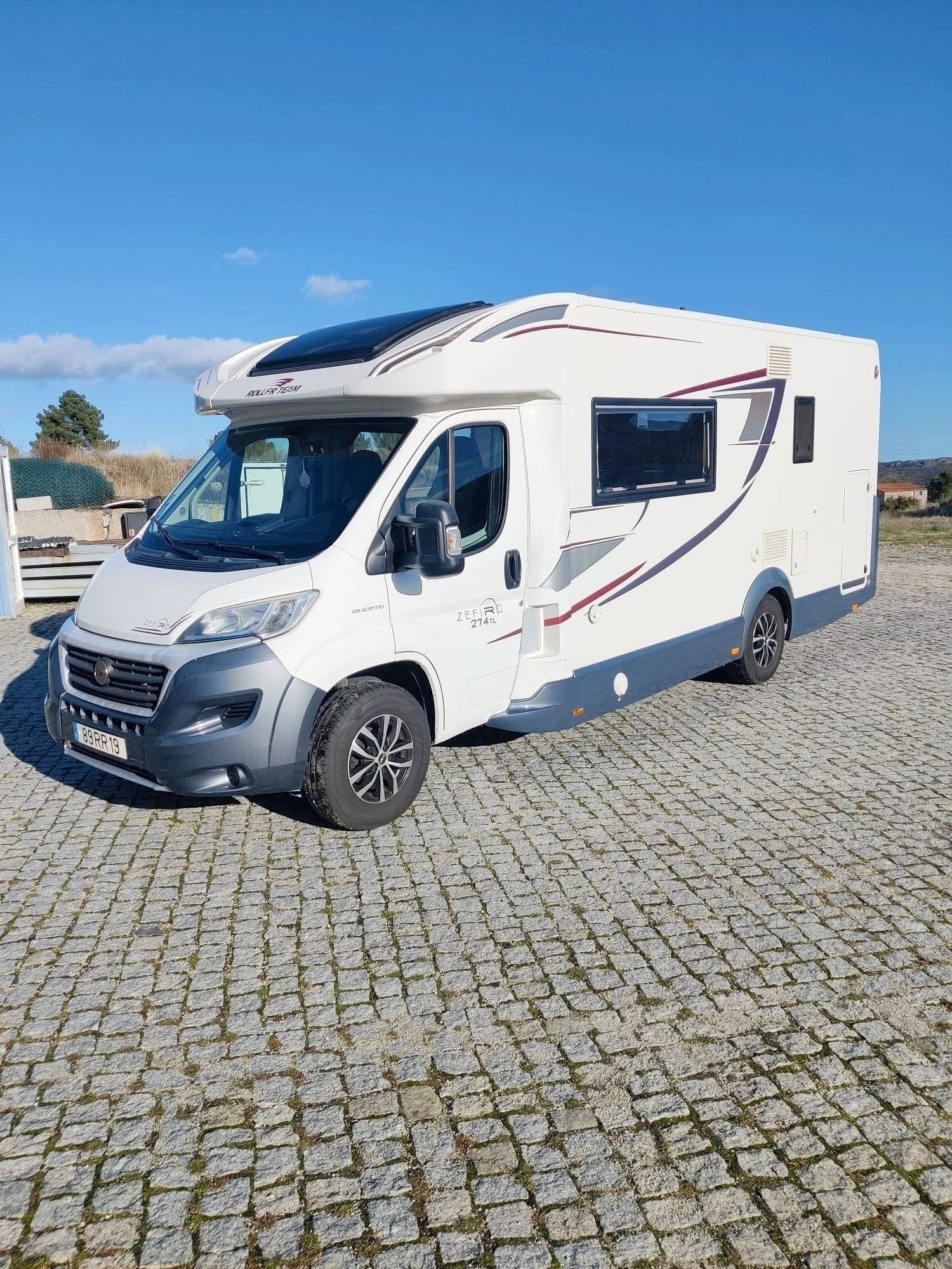 Front view from 3/4 Fiat Fiat Multijet 2   2.3 L   150CV - Yescapa