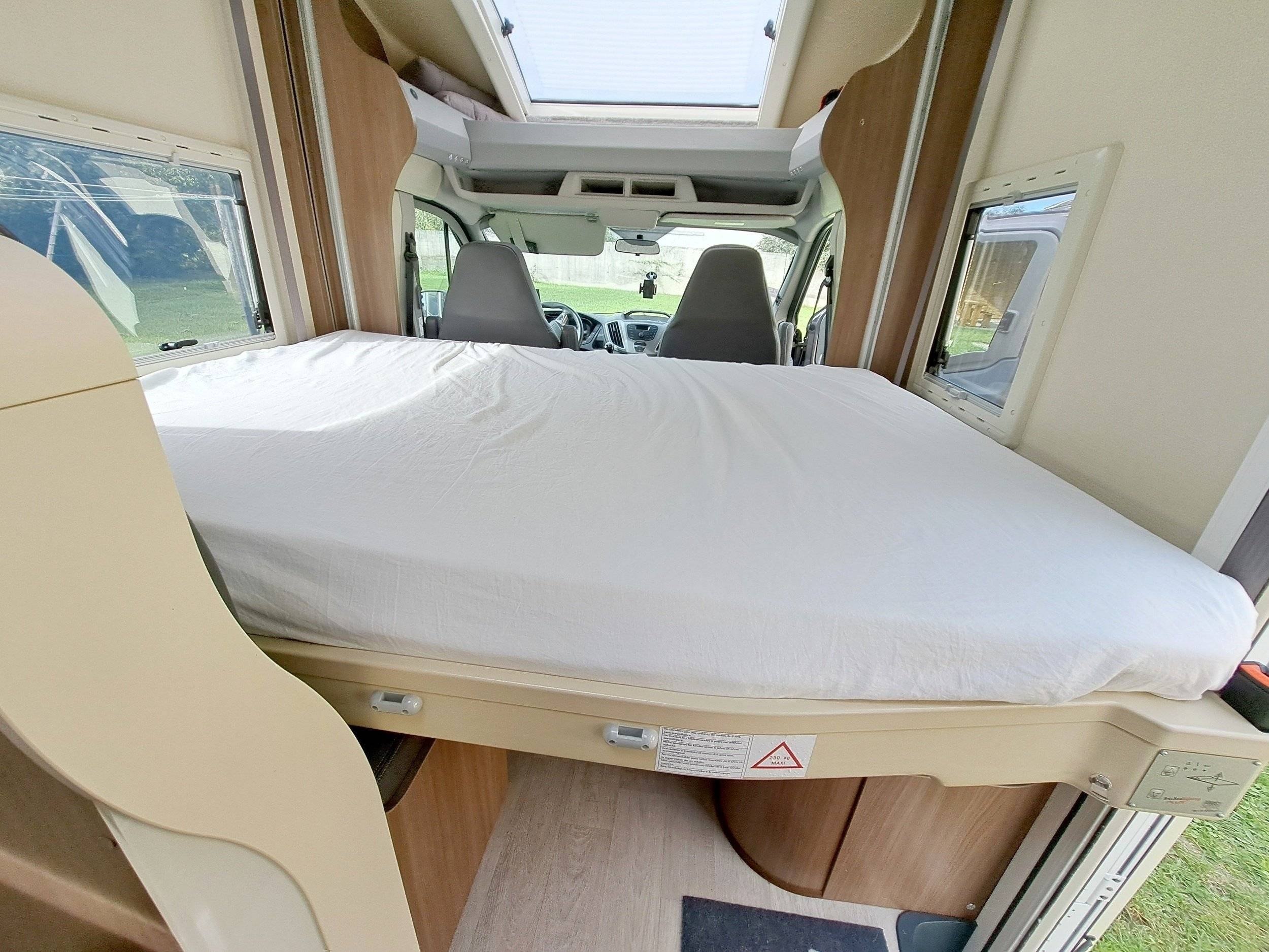 Couchages Ford Ford - Yescapa