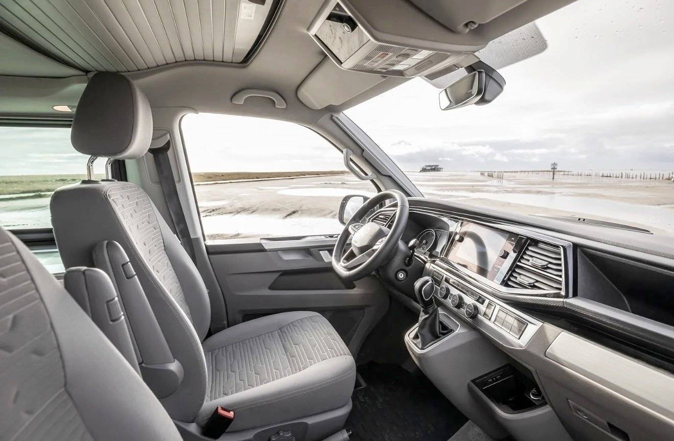 Dining Area Volkswagen California Ocean T6.1 - Yescapa