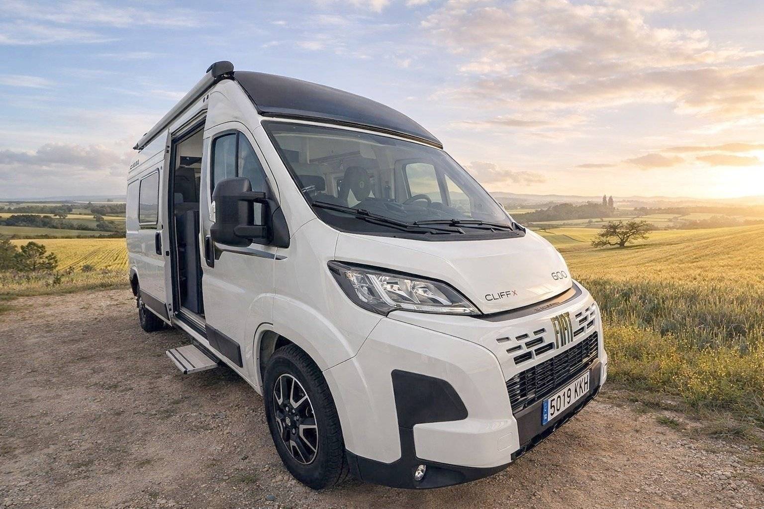 Front view from 3/4 Fiat Ducato 2,3 l Multijet 140 cv. - Yescapa