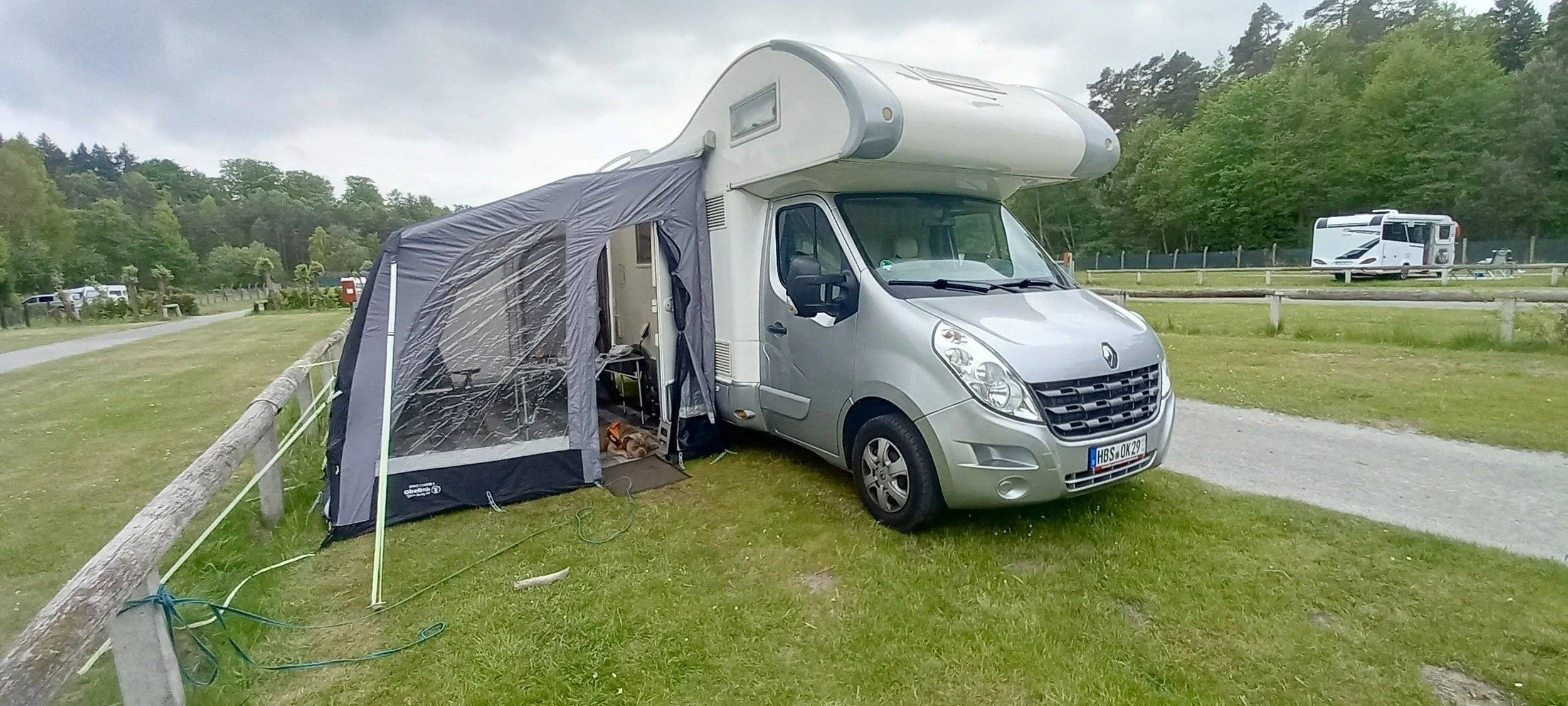 Berth Renault Family 103 - Yescapa