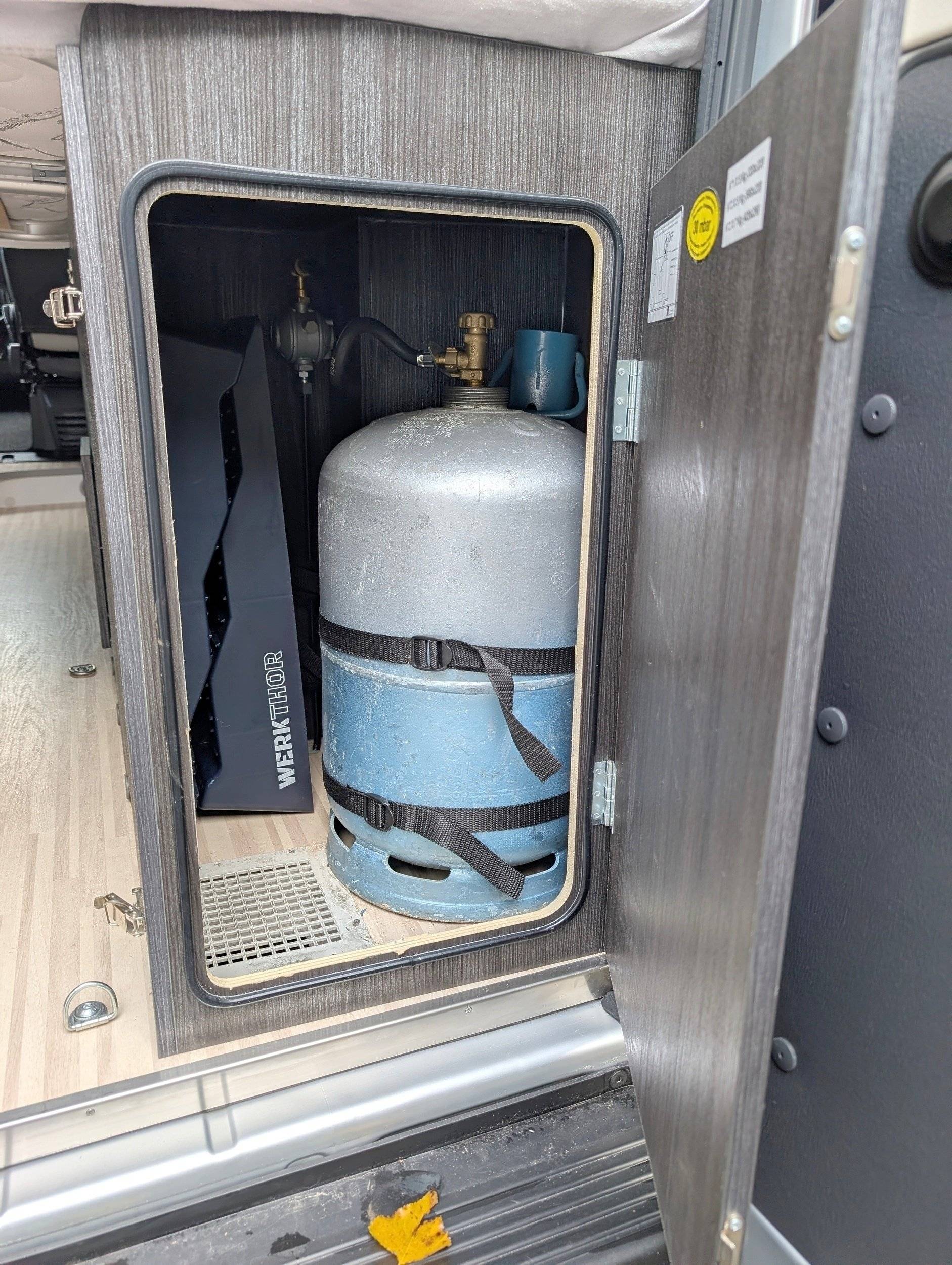 Benimar Benivan 100 pop up