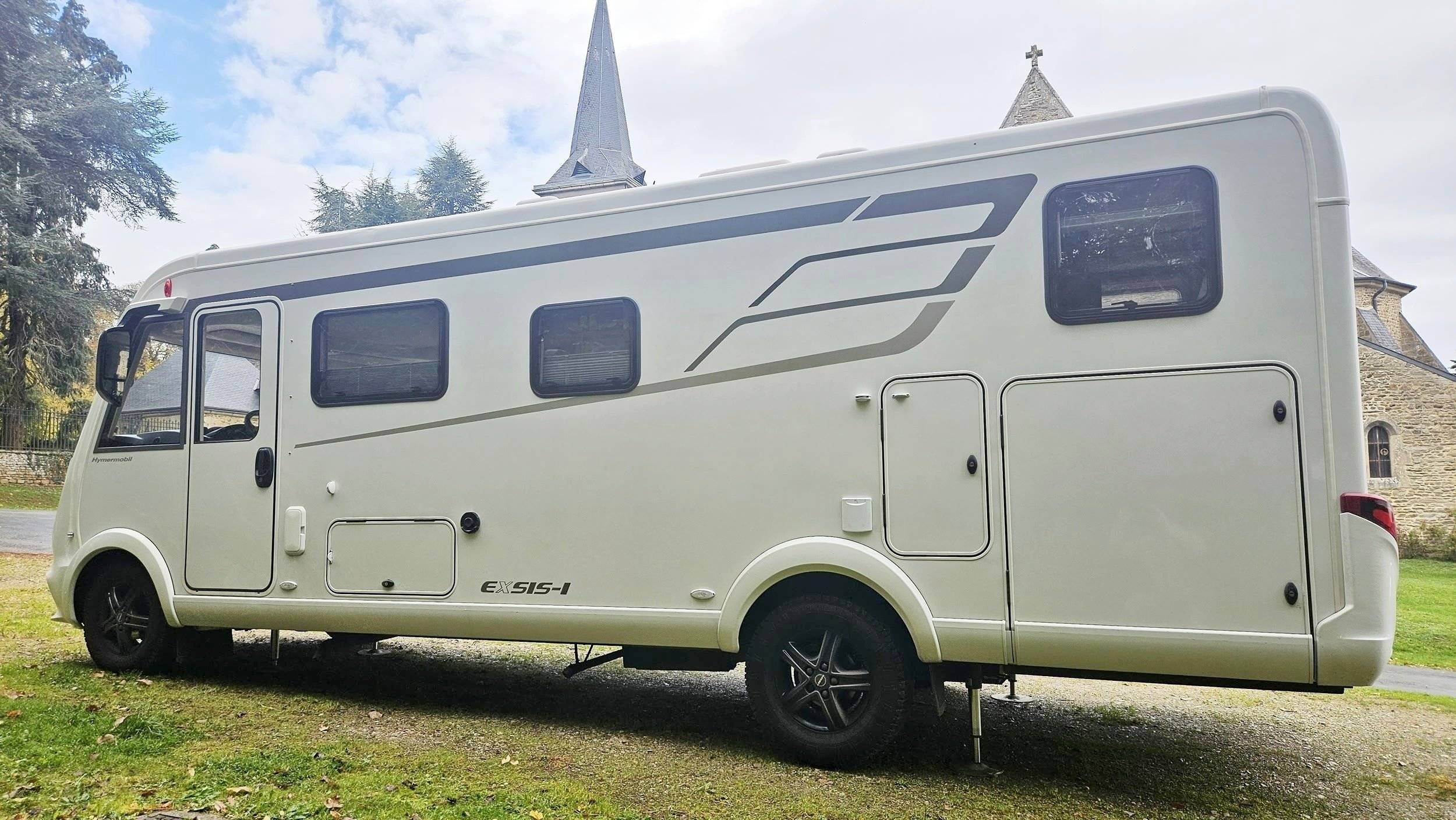 Hymer Exisis-i 678