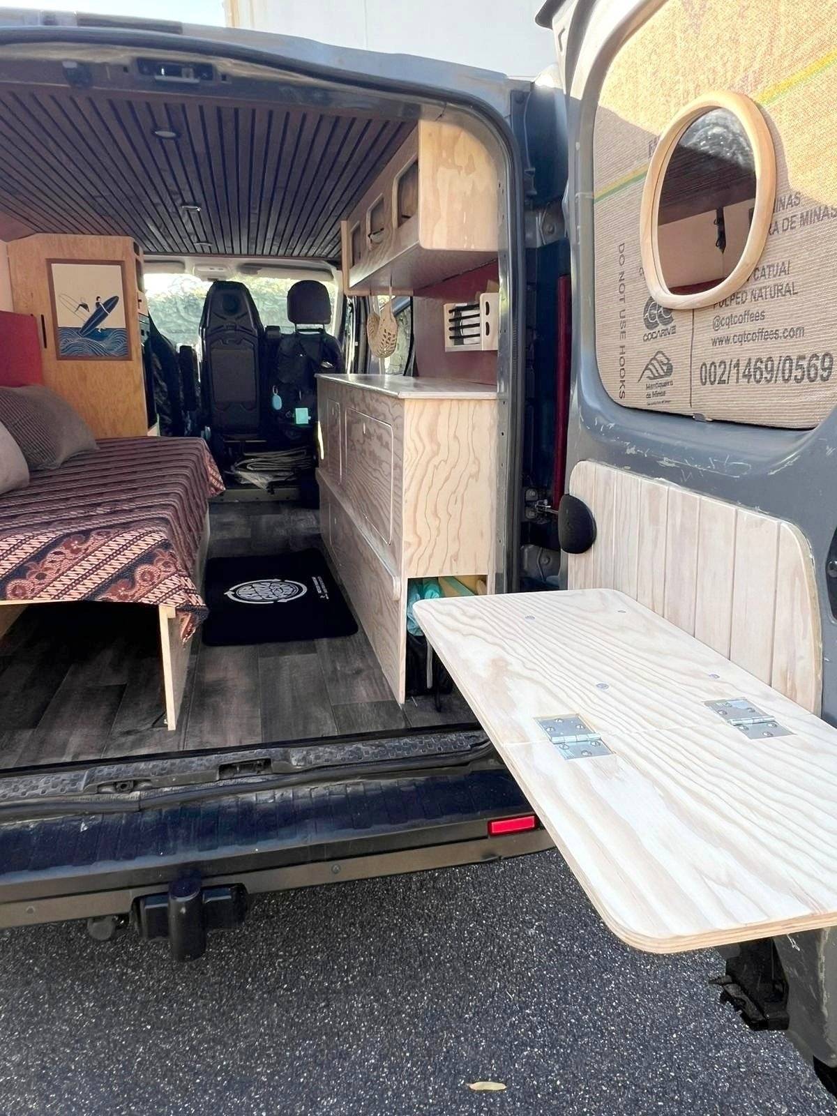 Comedor Renault Trafic 3 - Yescapa