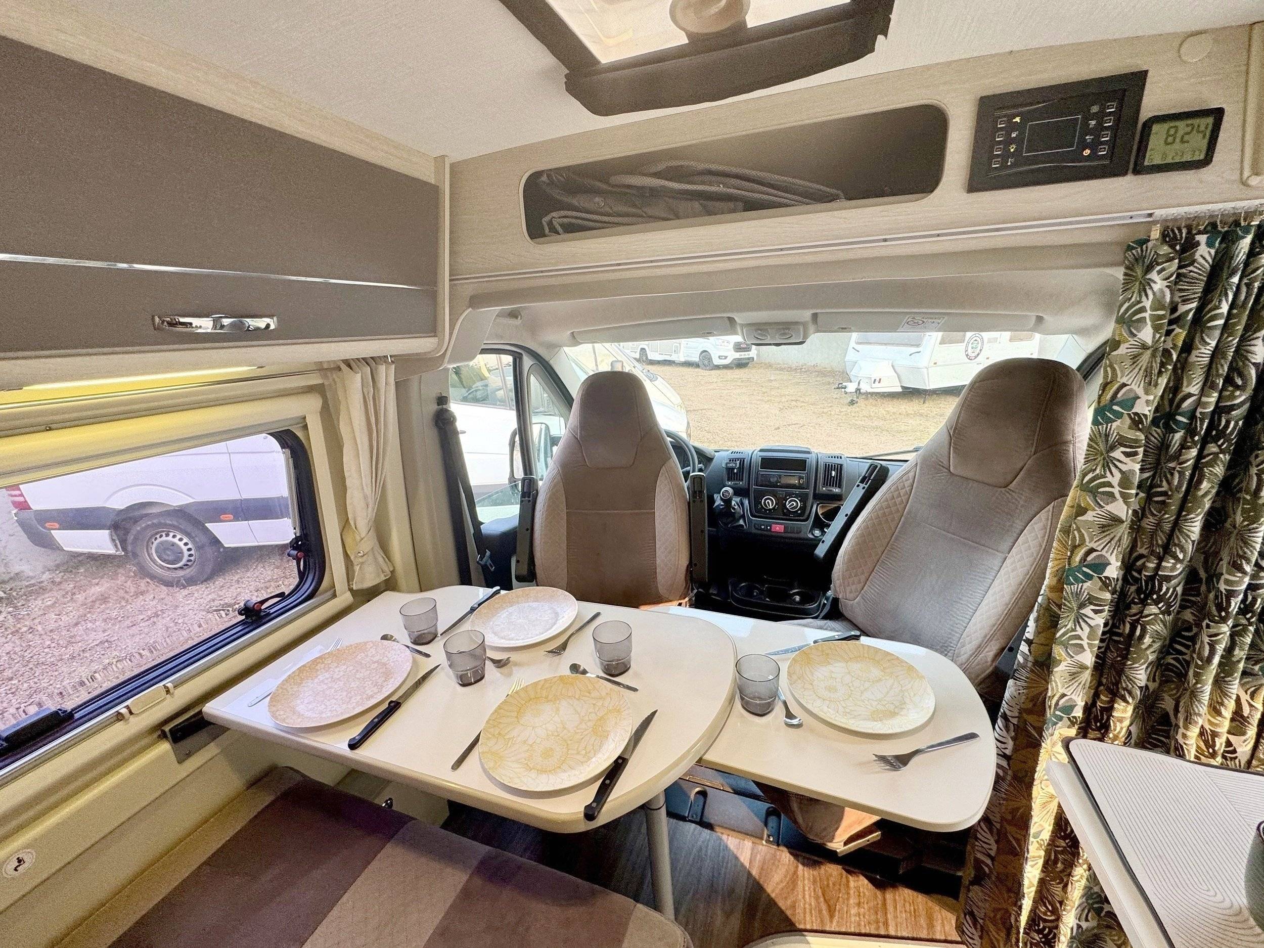 Dining Area Fiat Fiat - Yescapa