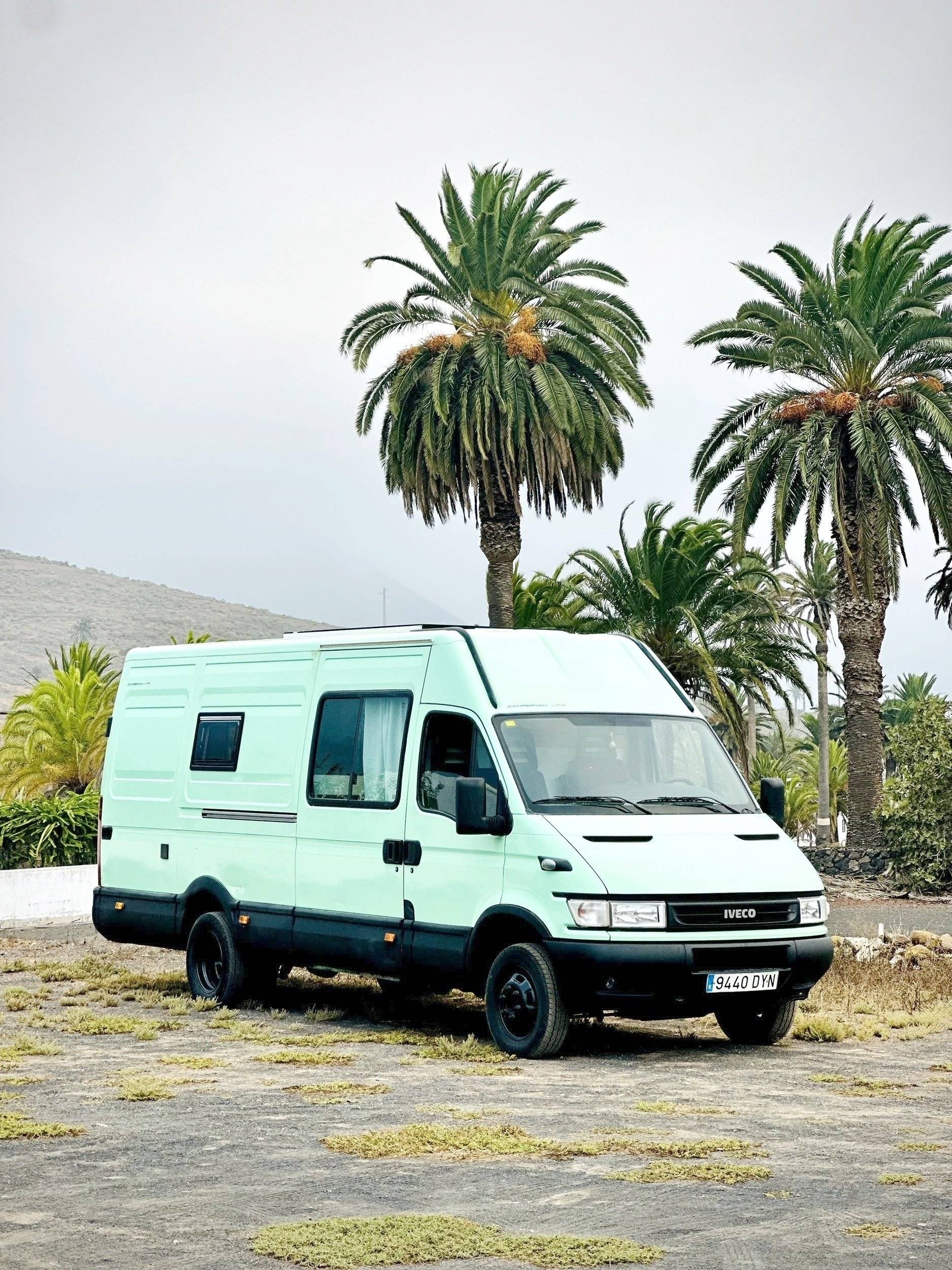 schräge Vorderansicht Iveco Daily 2,3 HPI 116 ch. - Yescapa