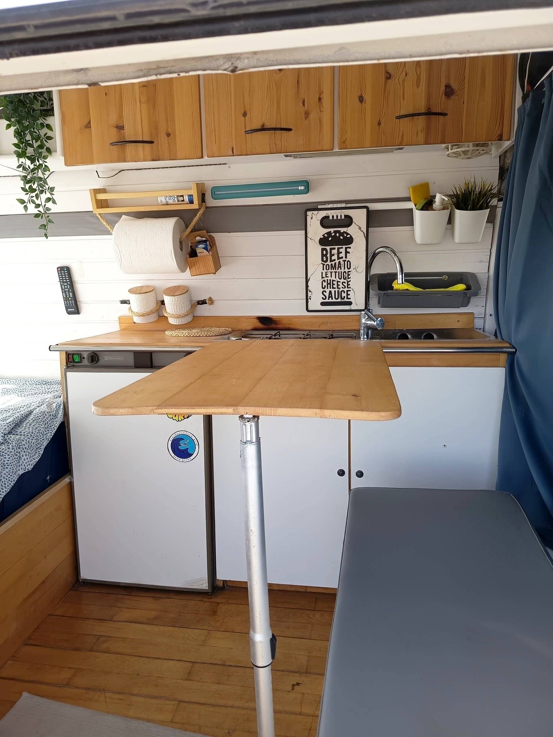 Dining Area Ford Transit - Yescapa