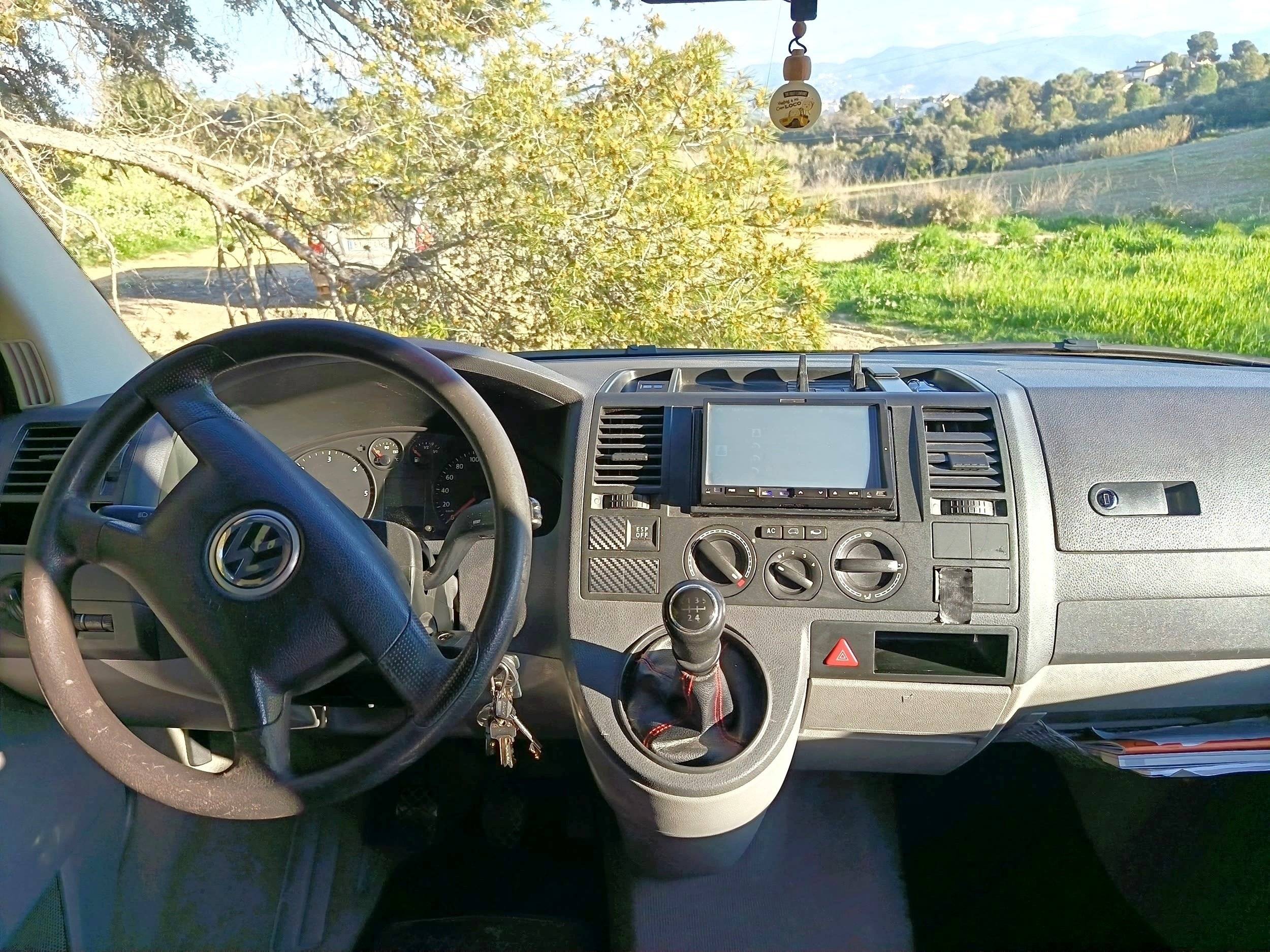 Cabina di guida Volkswagen T5 1,9 l 102 ch - Yescapa