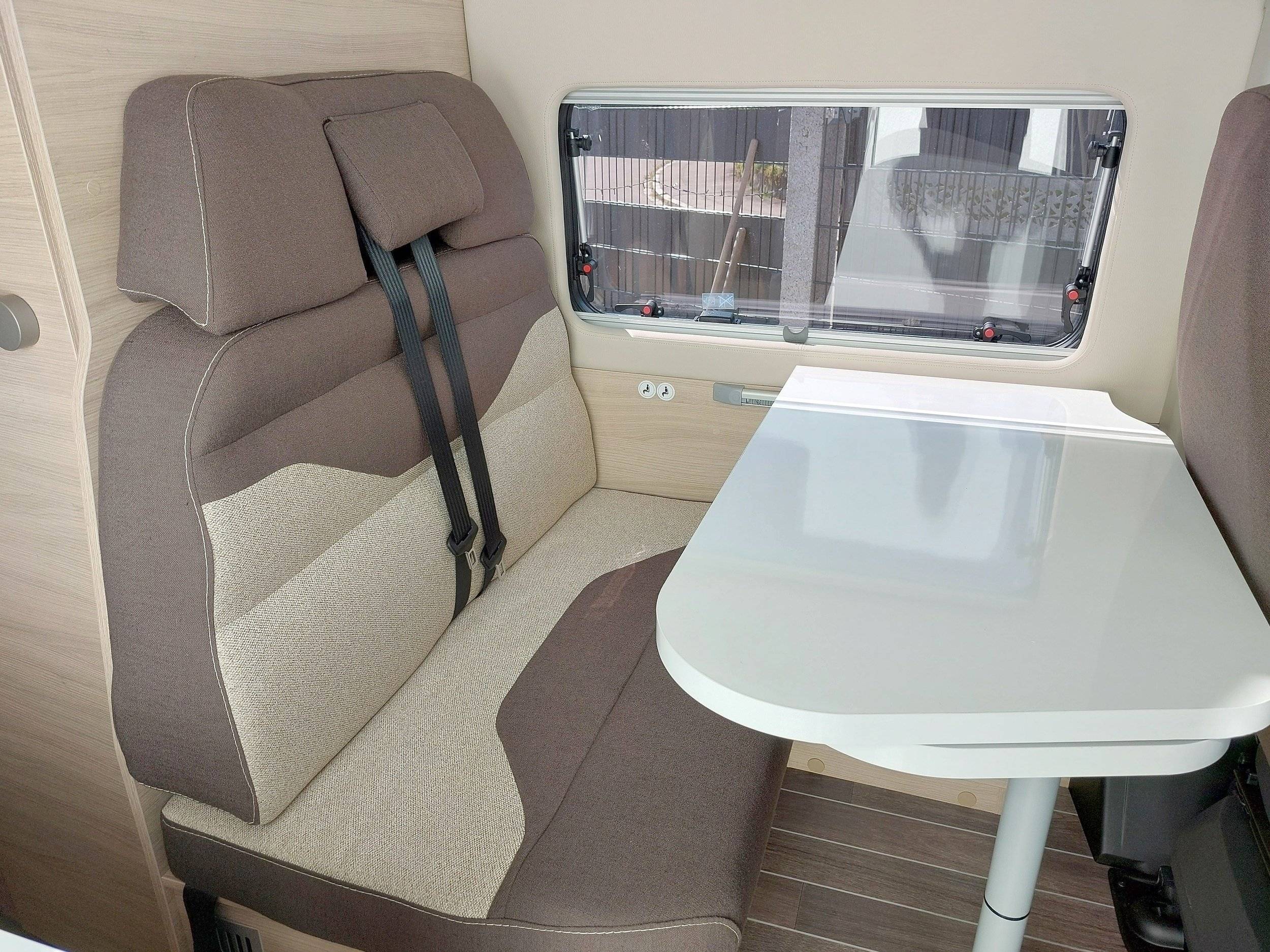 Dining Area Fiat - Yescapa