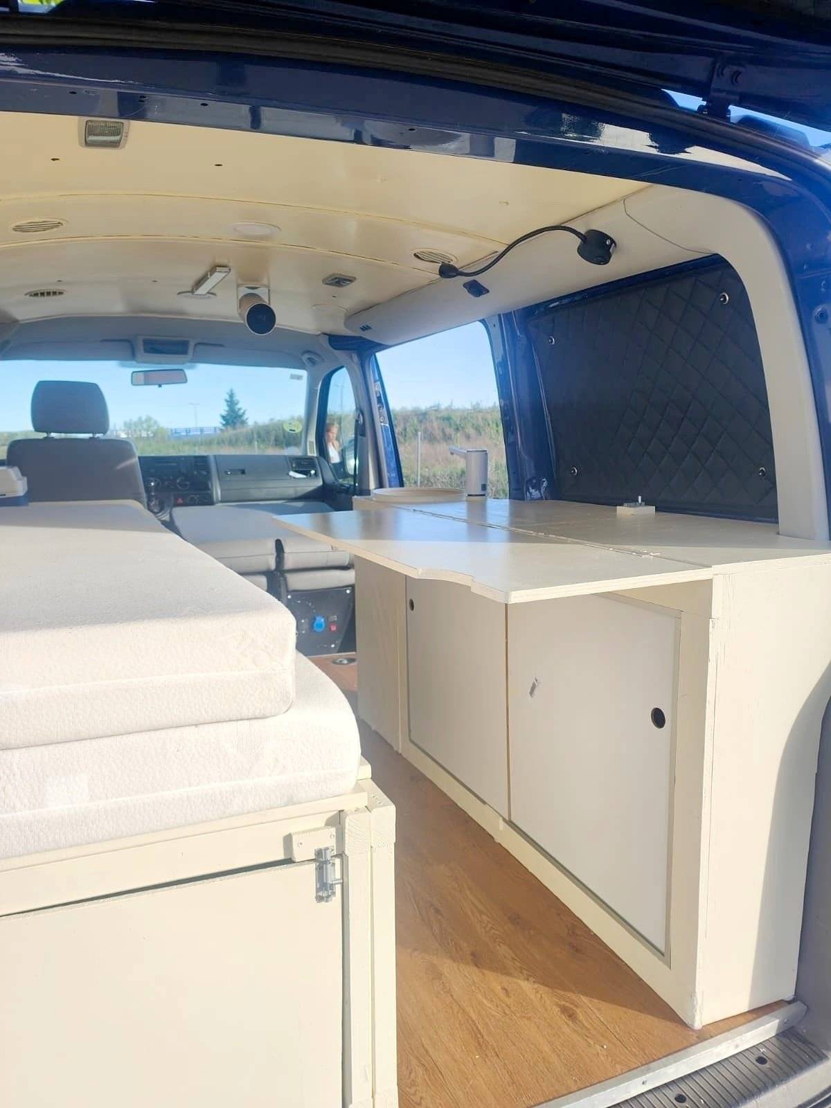 Berth Volkswagen T5 1,9 l 102 ch - Yescapa