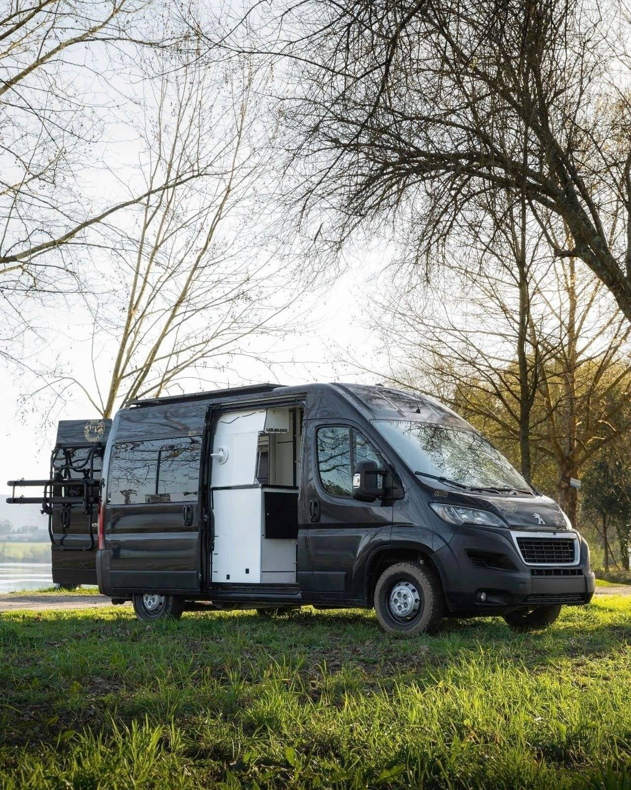 Voorkant 3/4 Peugeot - Yescapa