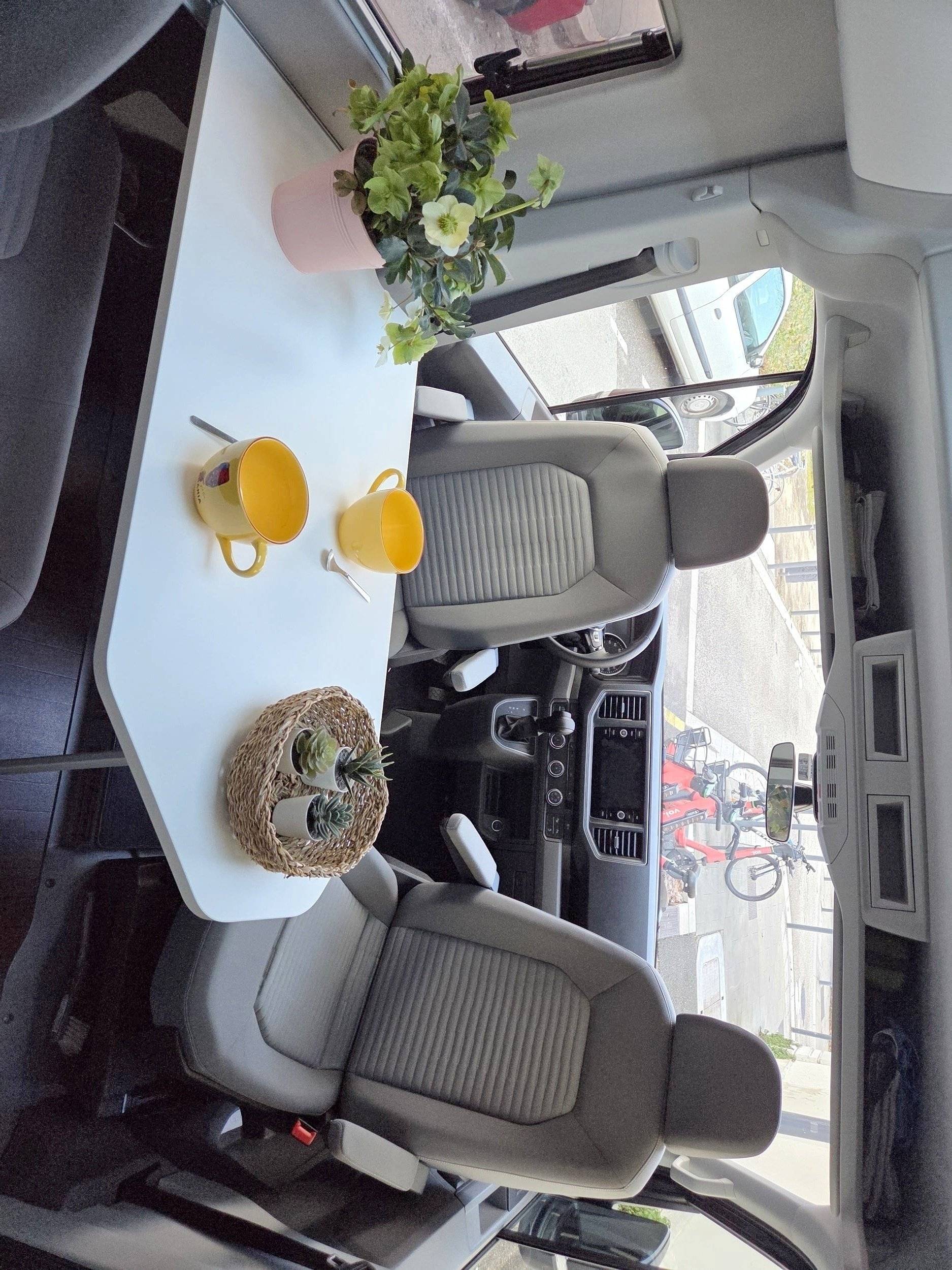 Coin repas Volkswagen Gran California - Yescapa