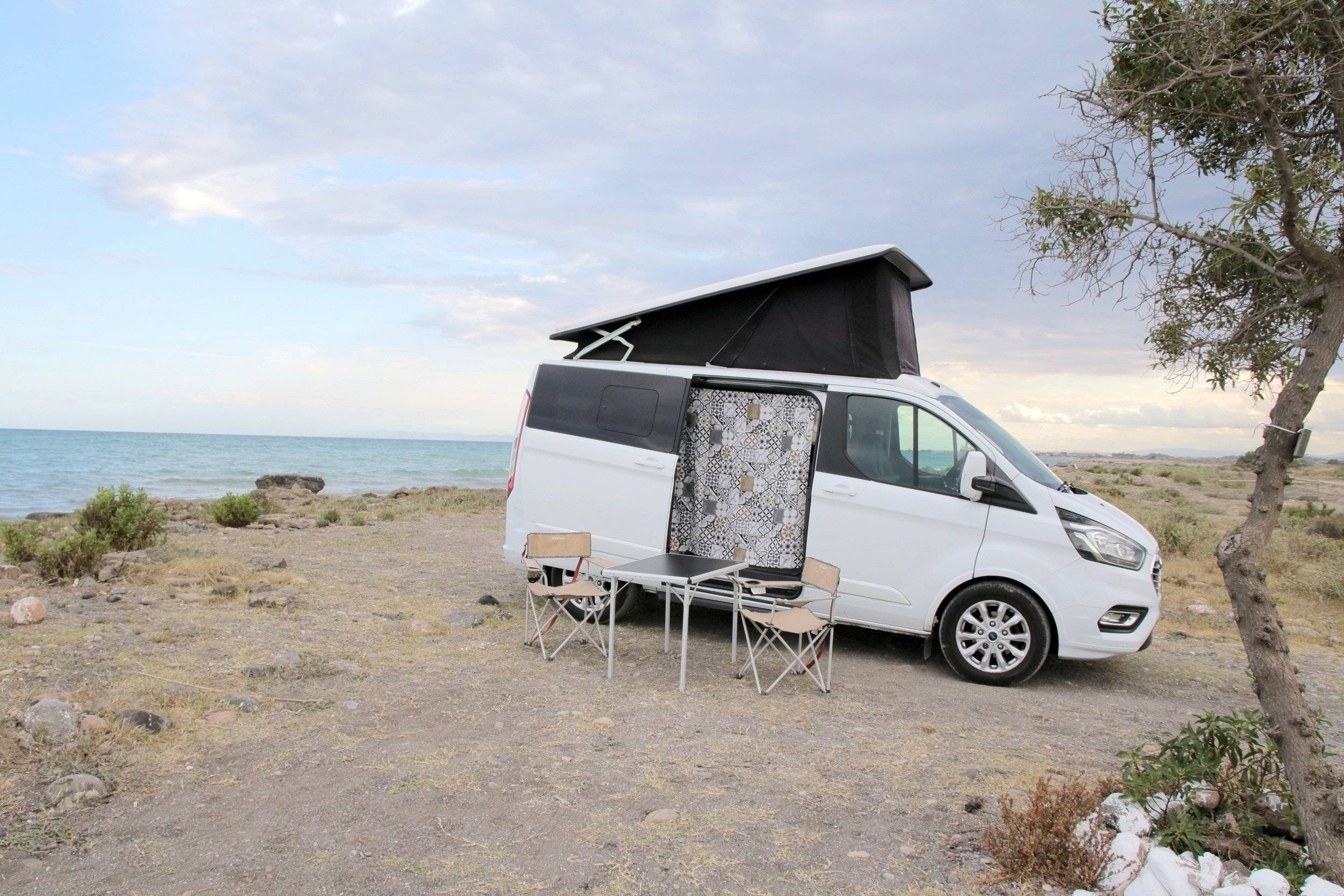 CAMPER ford custom