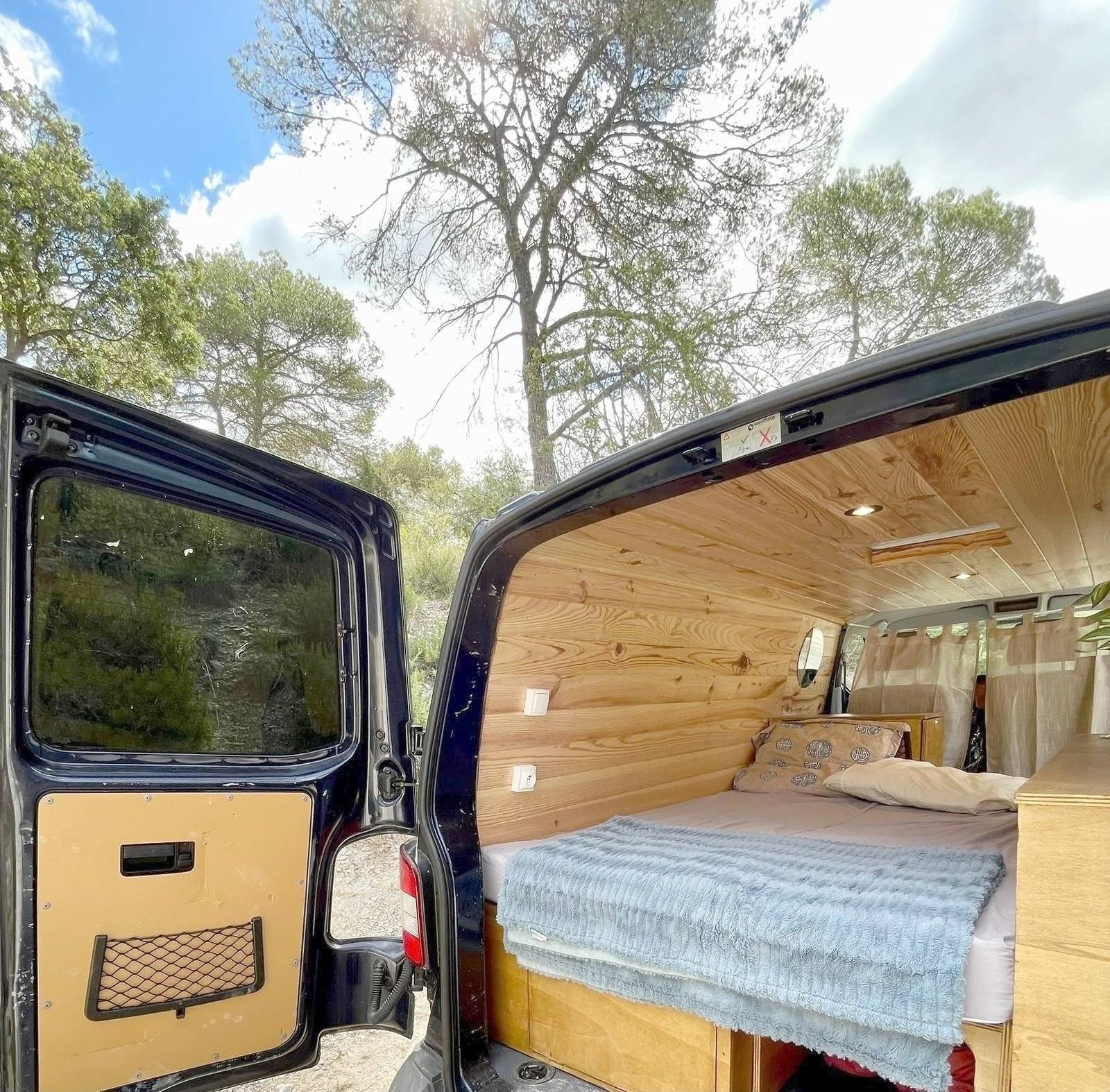 Schlafplätze Volkswagen Transporter T5 - Yescapa