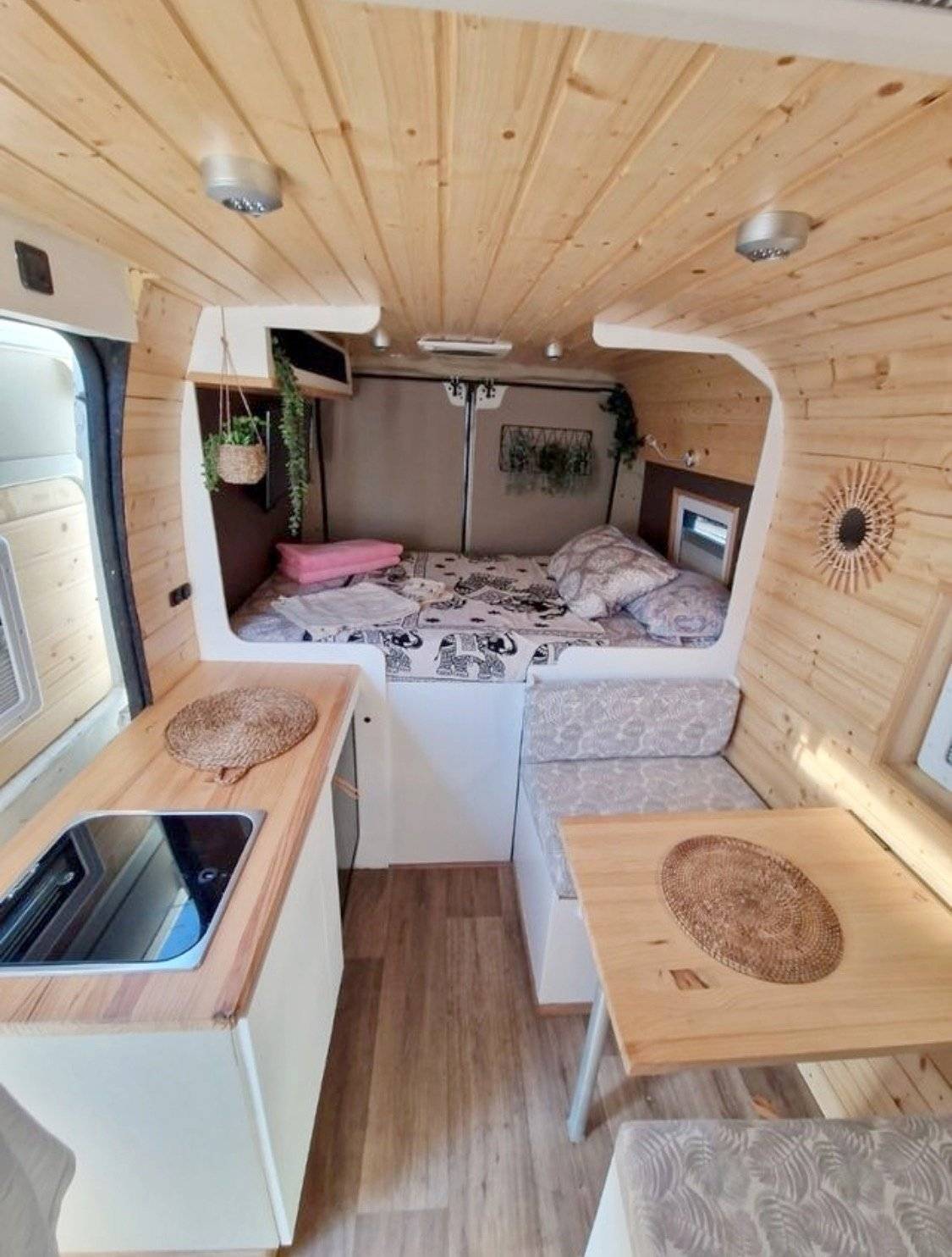 Camper Track Furgon